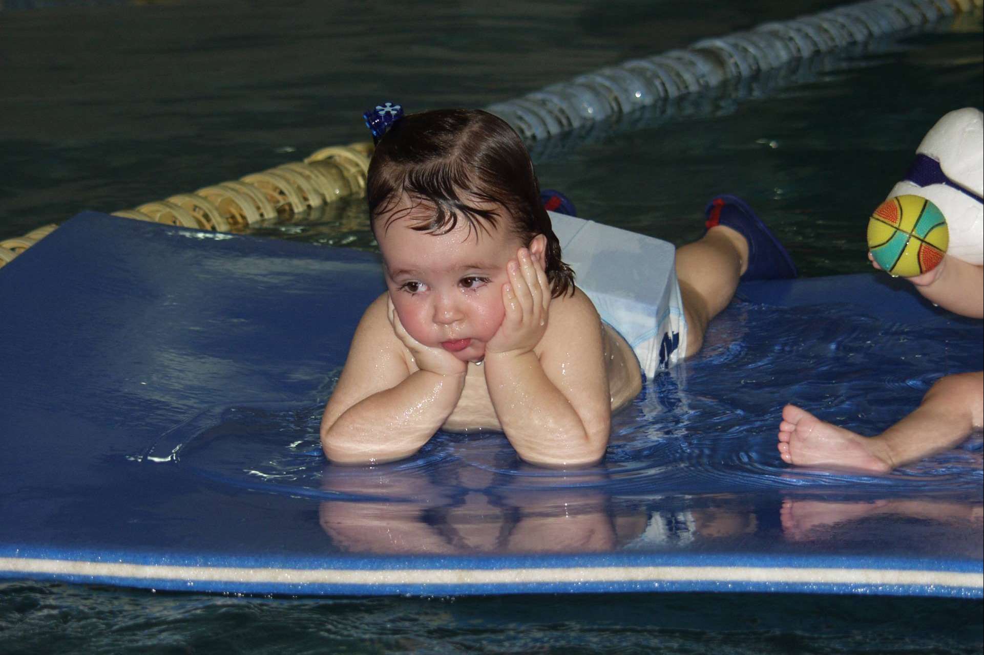Clases de natación muy beneficiosas para poblaciones especiales, disponibles en el gimnasio Mabuni de Vallecas