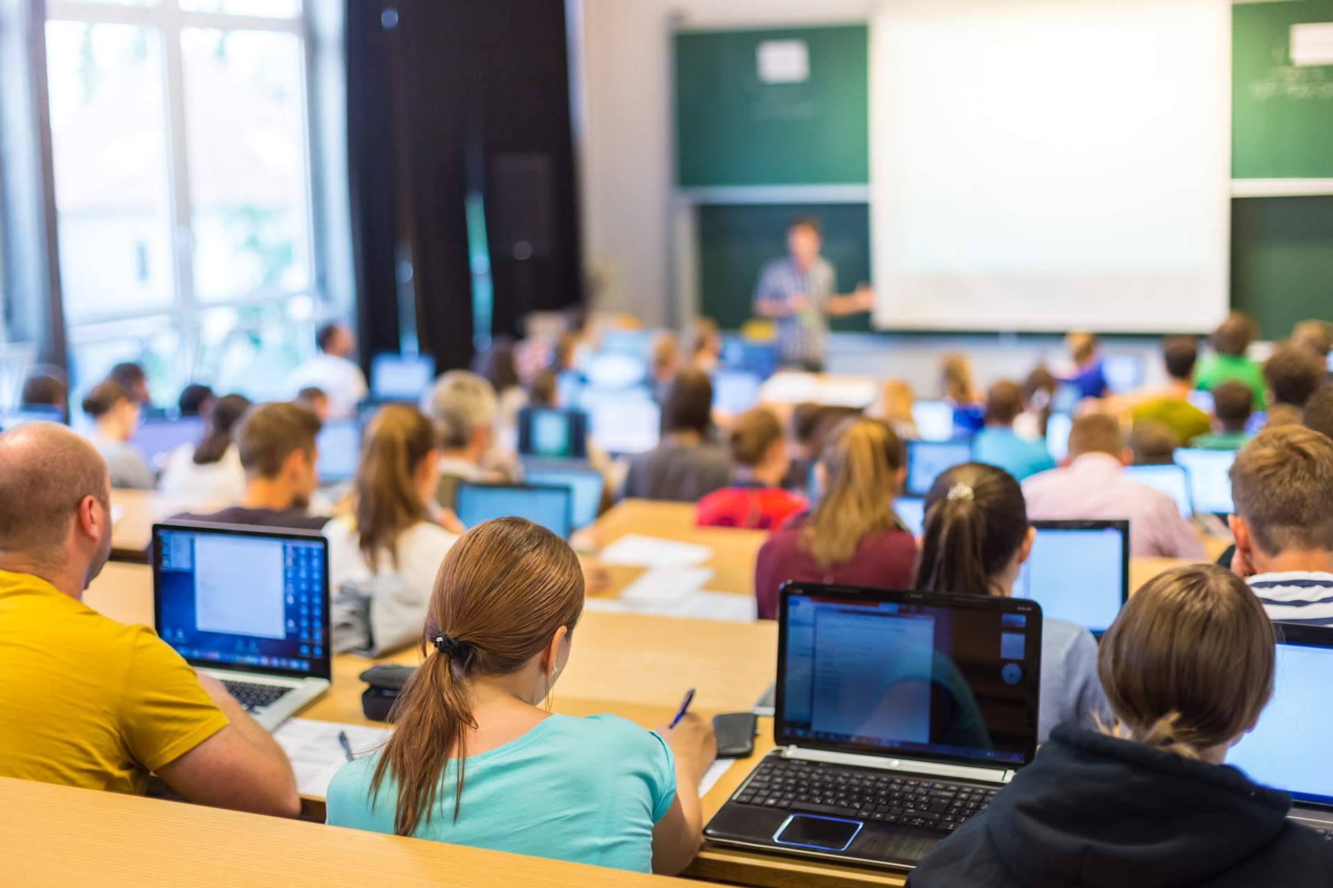 Ordenador Outlet es una opción sostenible y económica en tecnología para empresas e instituciones educativas