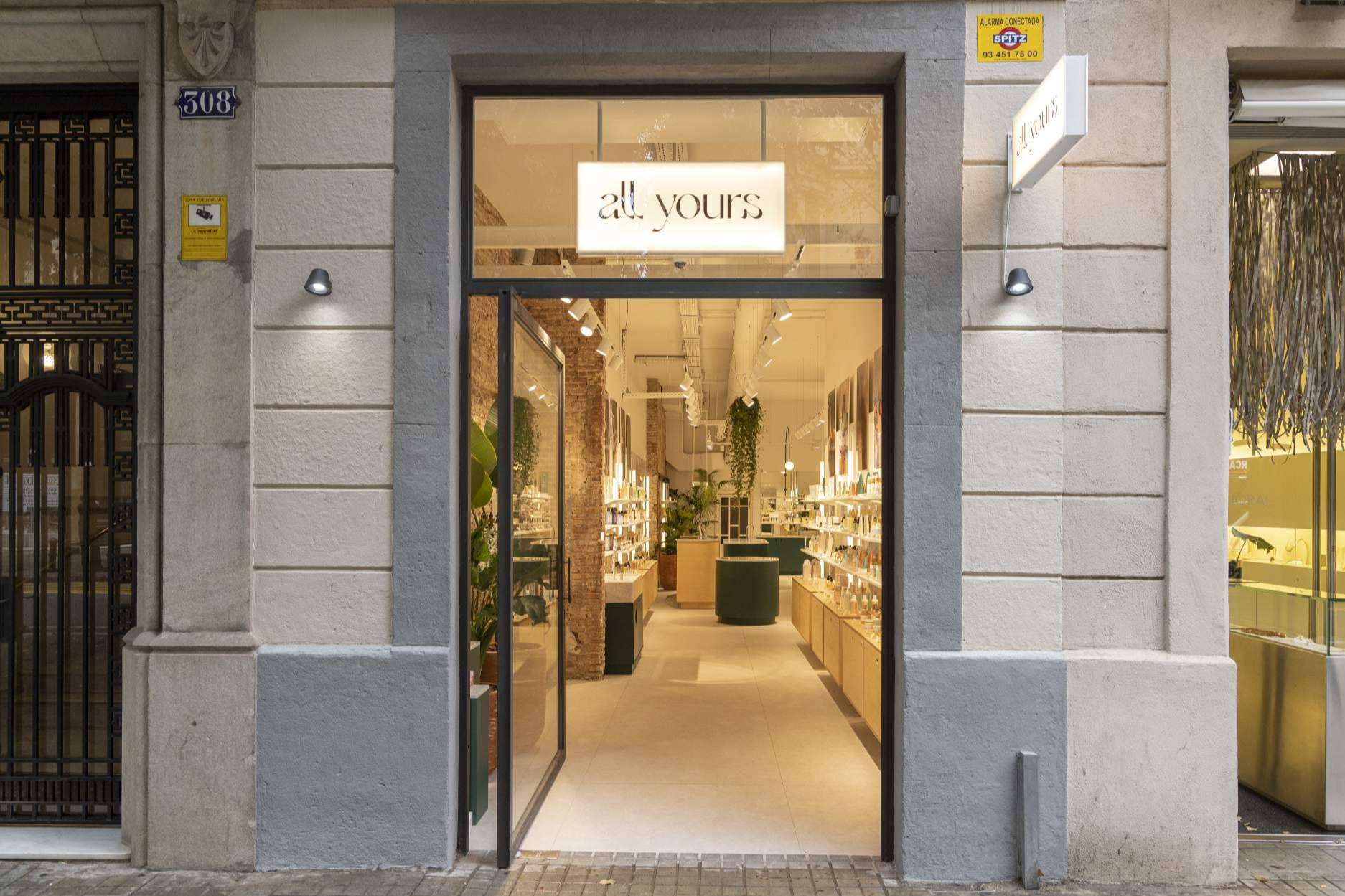 All Yours, la tienda de cosmética en Barcelona que promueve la clean beauty y el bienestar responsable