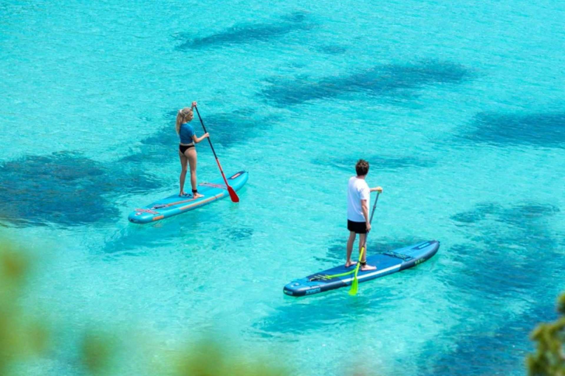 Sacar todo el partido a la costa alicantina con el alquiler de tablas de paddle surf y kayaks con Nauticmar