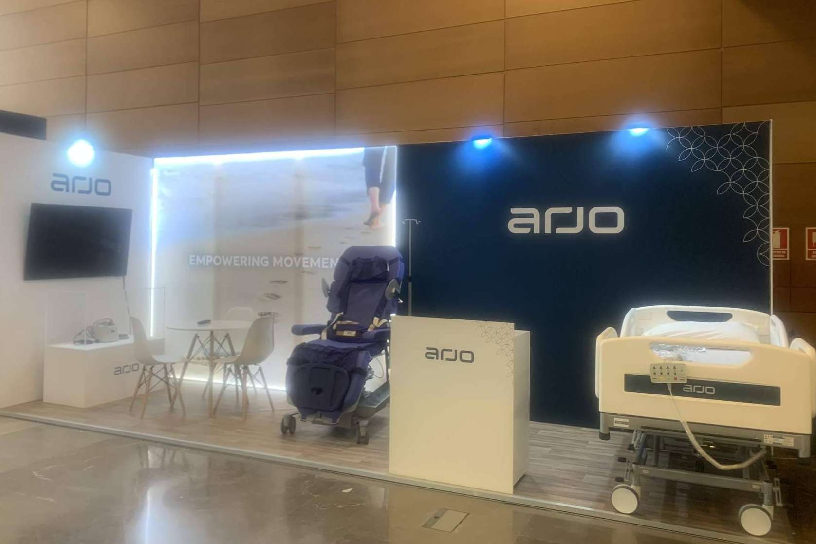 Connect2Enjoy ofrece un servicio de diseño y fabricación de stands personalizados para marcas y empresas