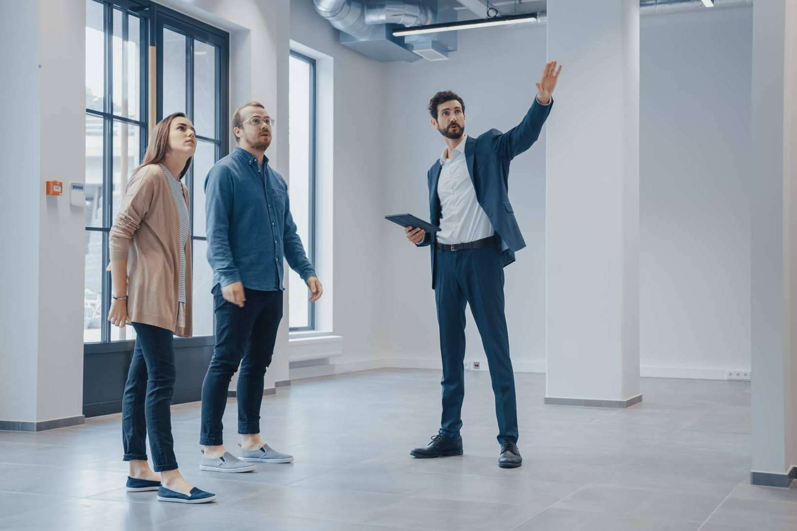 ¿Cómo puede impactar una posible caída de inmuebles comerciales en 2023 en el mercado?