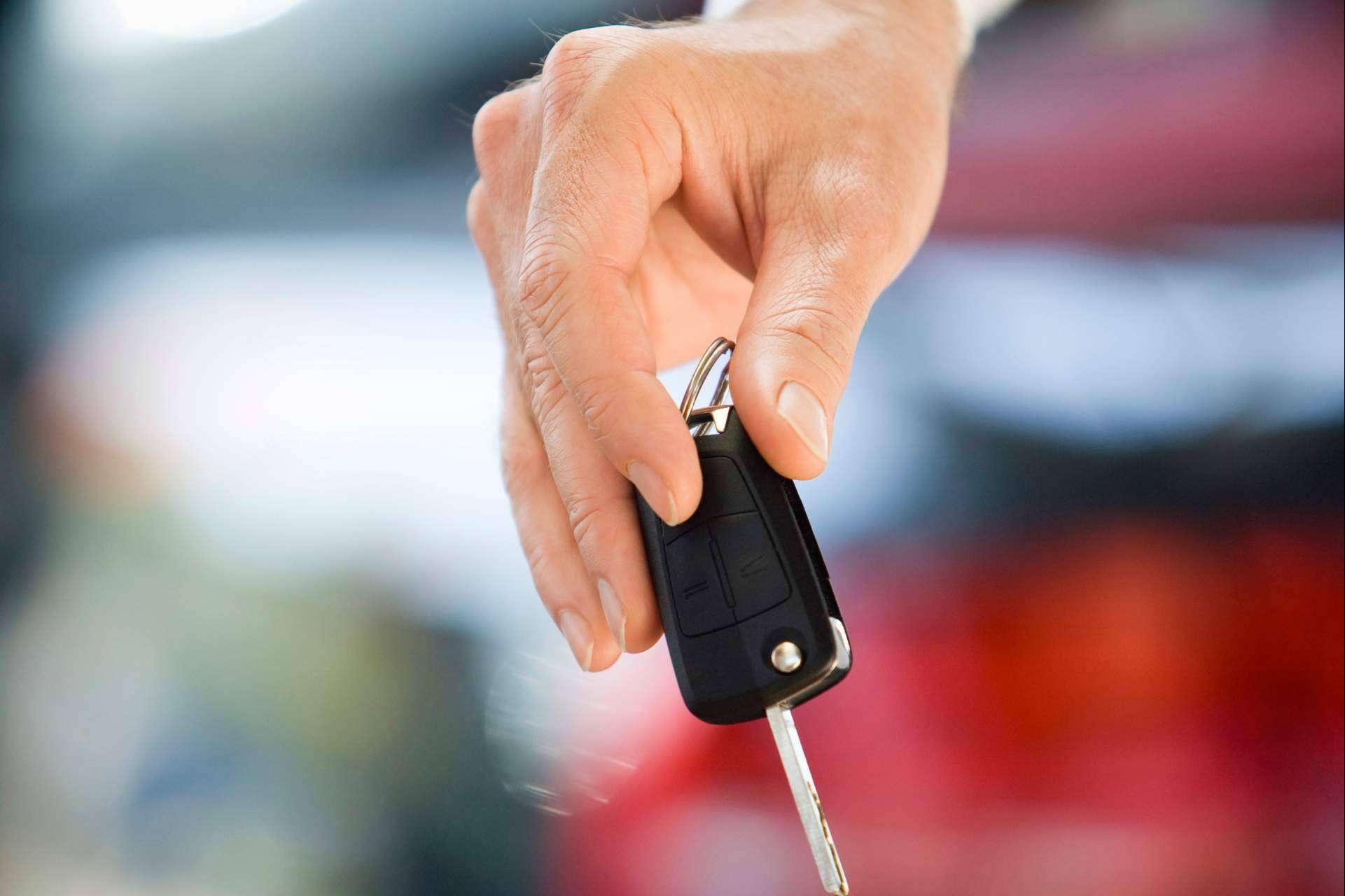 Sacarse el permiso de conducir B en autoescuelas baratas Madrid