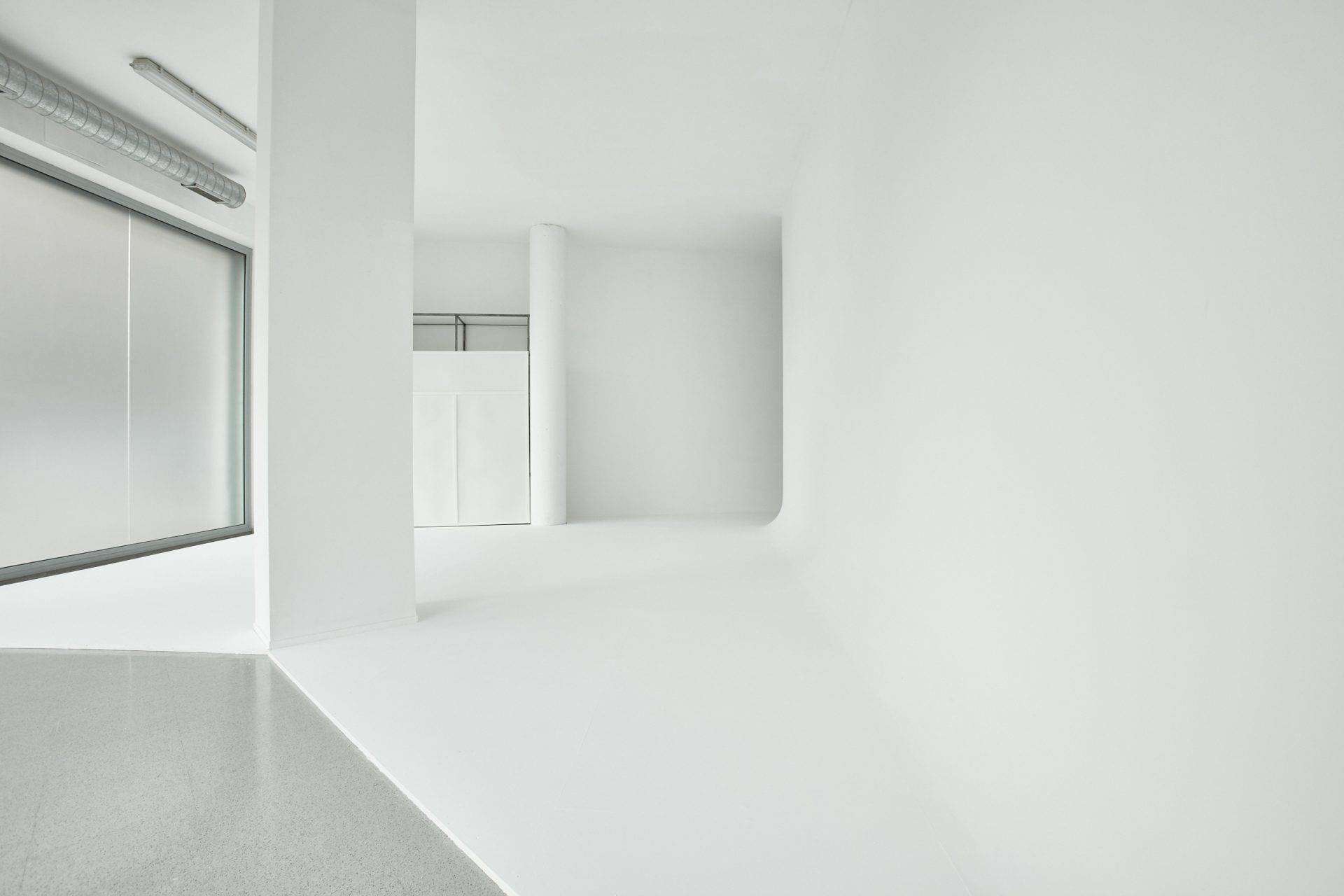 ¿Dónde encontrar un alquiler de estudio fotográfico en Barcelona? Studio P9