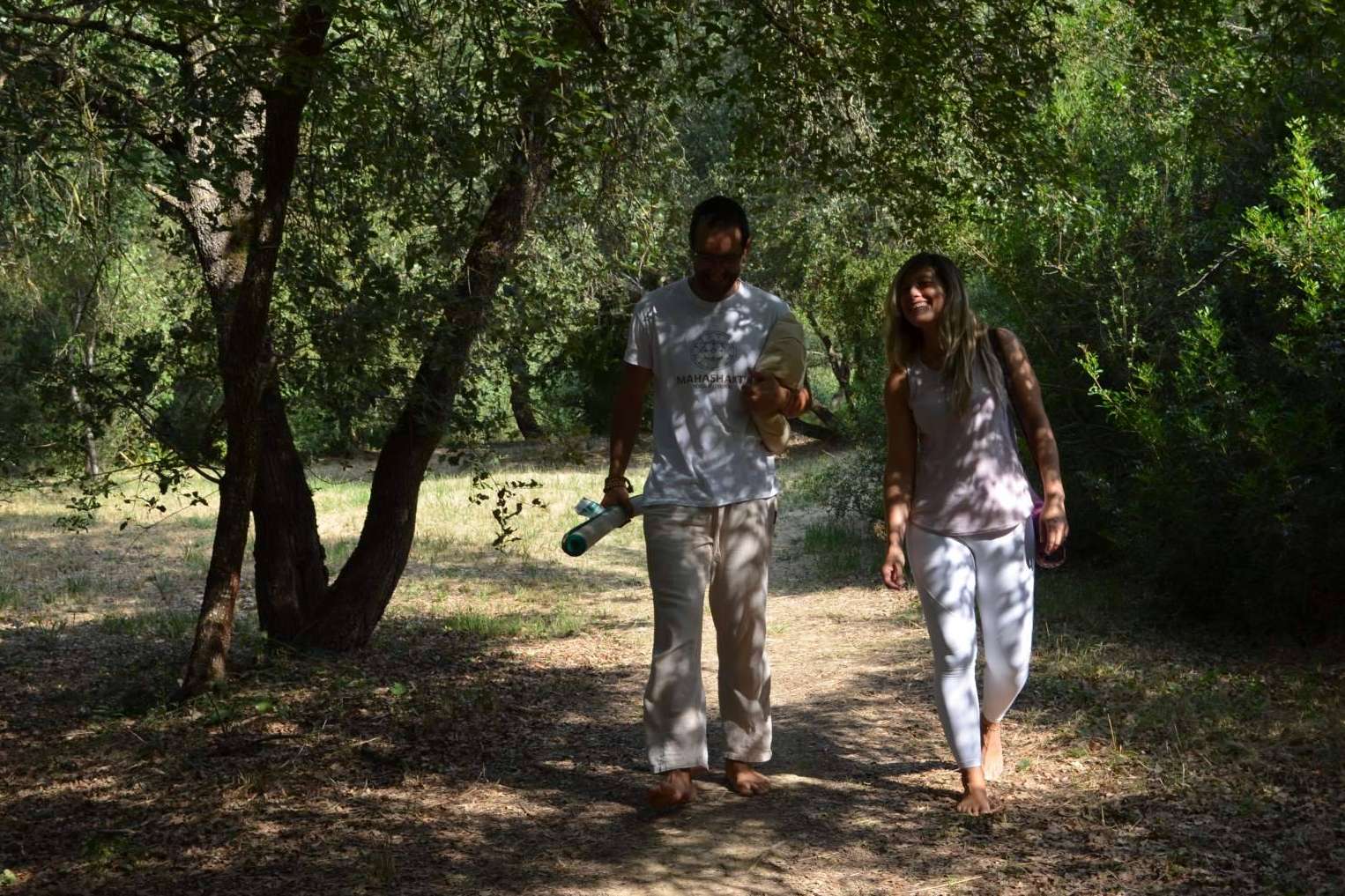 Conectar con uno mismo asistiendo a retiros de yoga en plena naturaleza