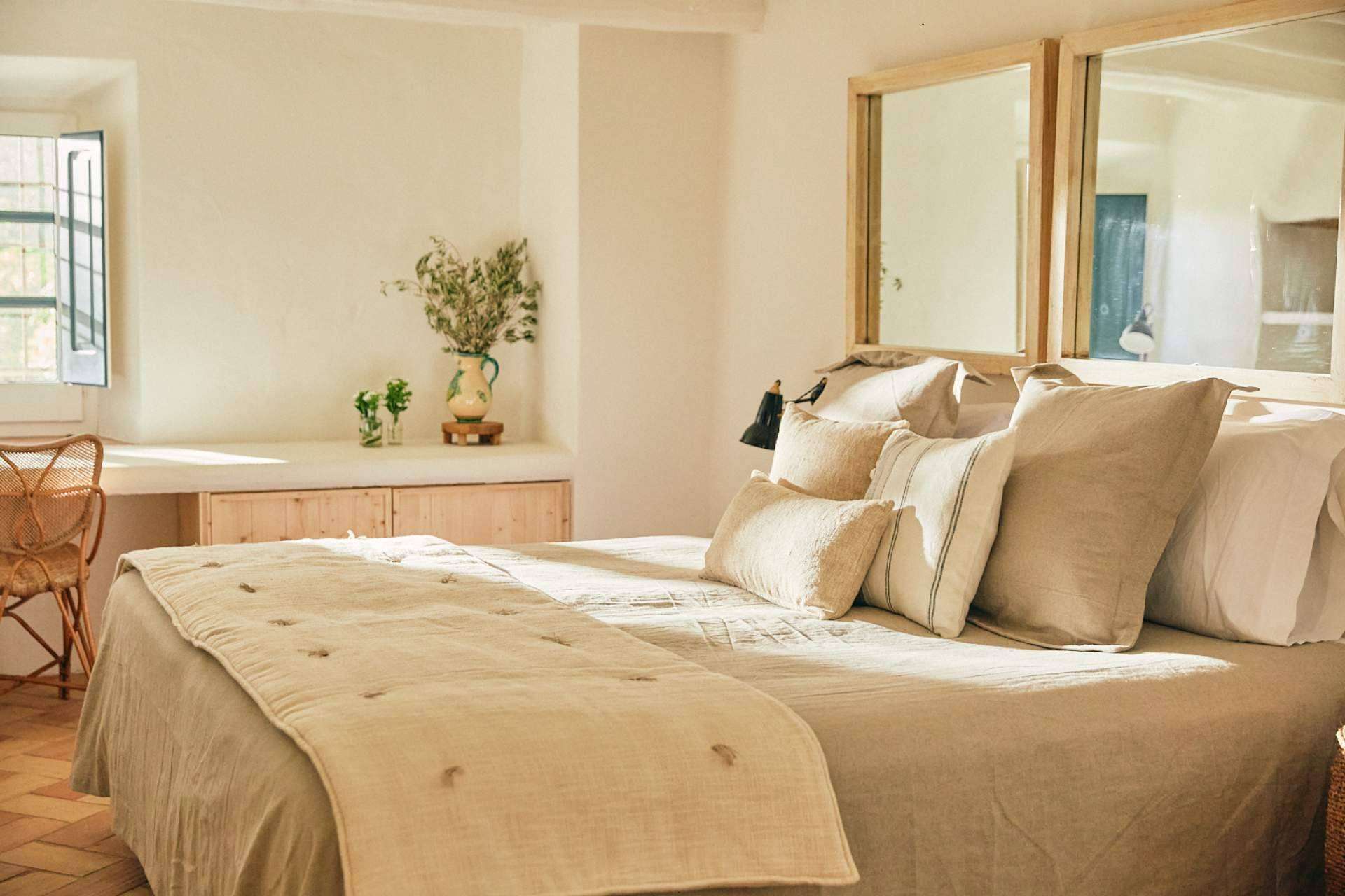 Cojines decorativos para cama con diseño exclusivo y de excelente calidad, en Calma House