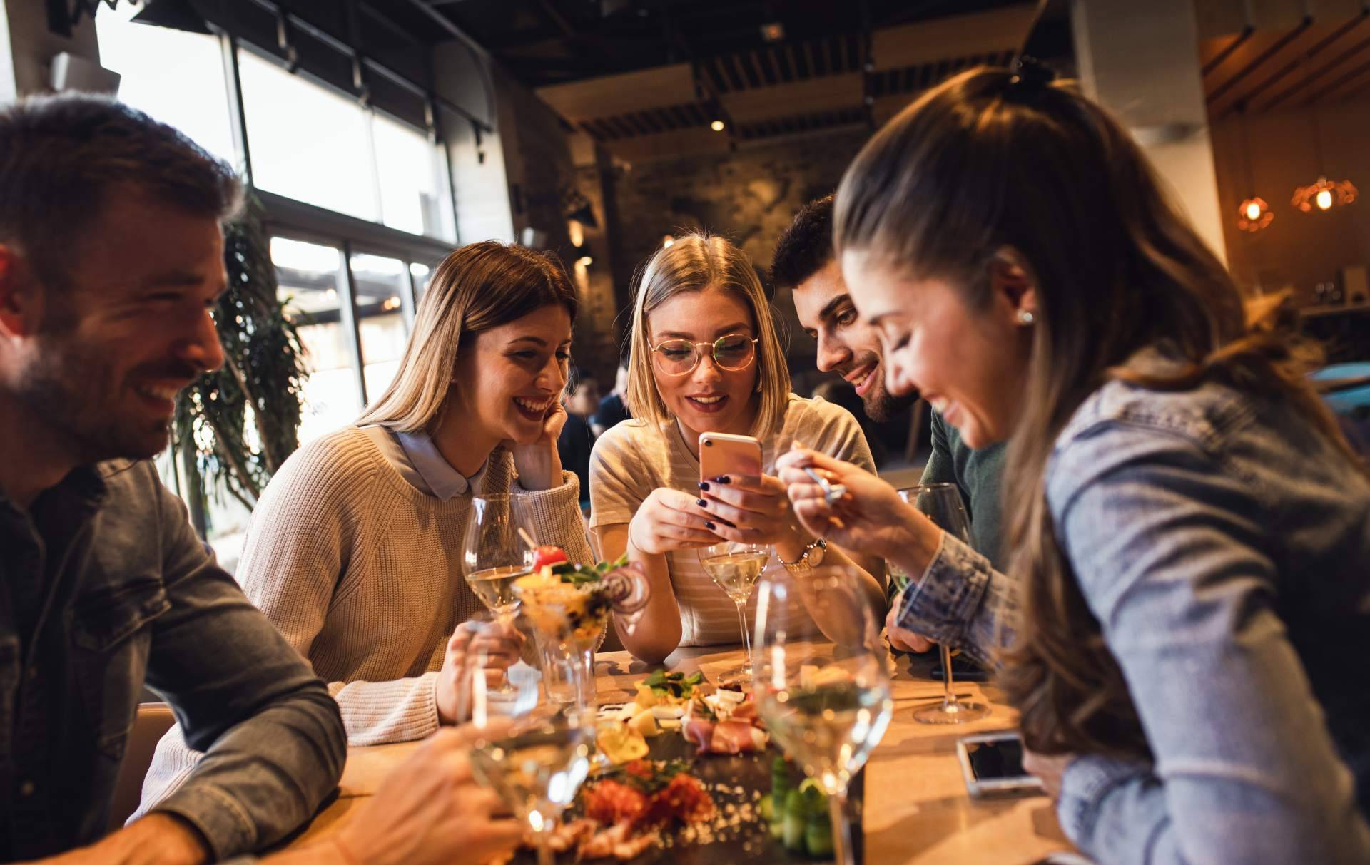 The Reason Behind recalca la importancia de consumir en restaurantes sostenibles