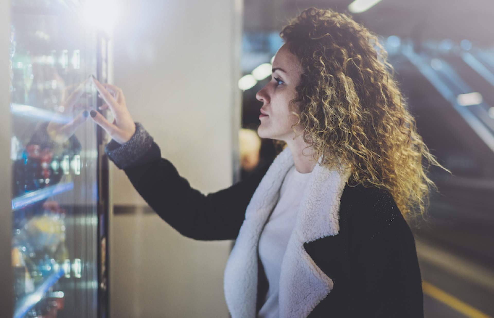 Razones para incluir una máquina de vending en una empresa, con C&B Señor