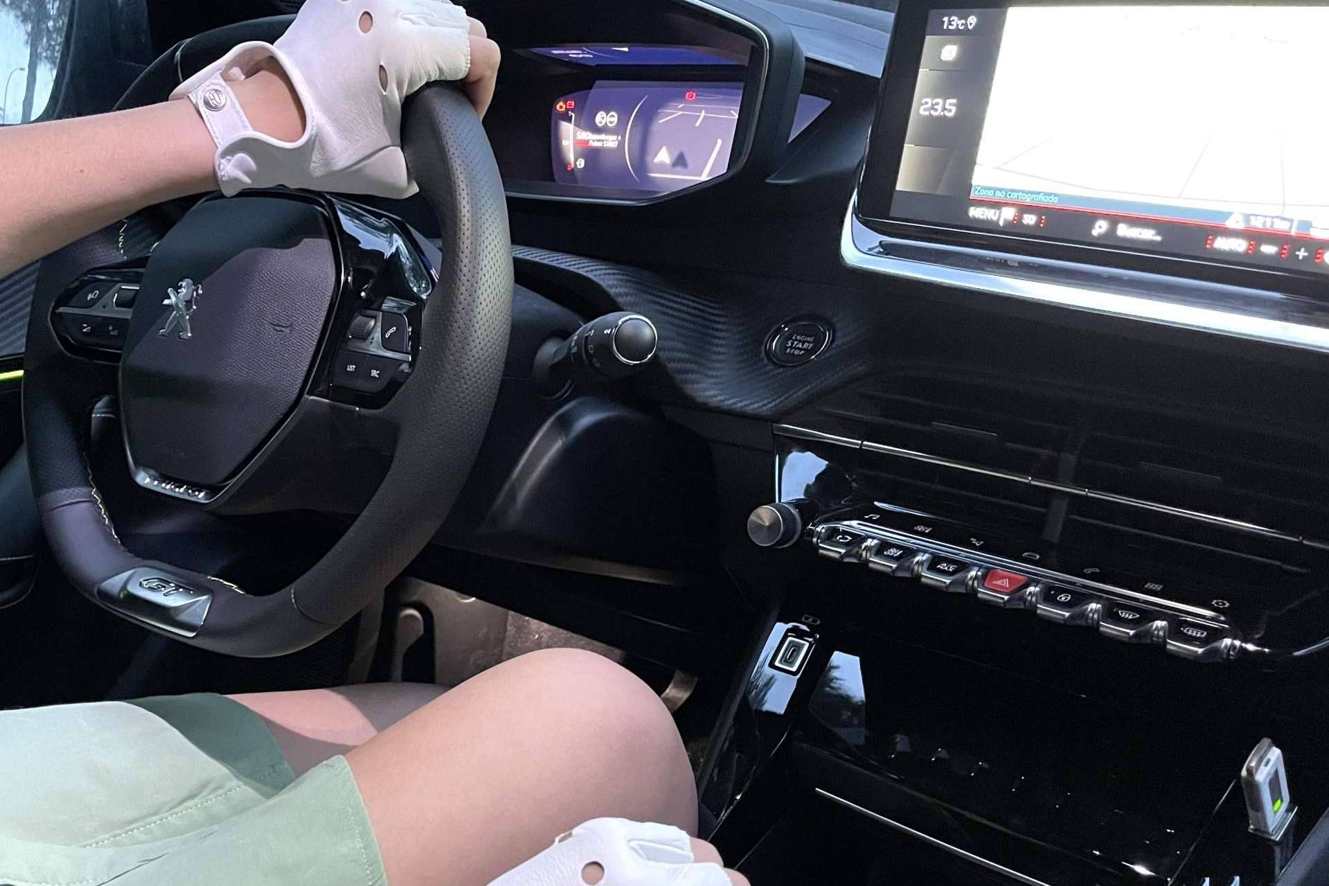 El amplio catálogo de guantes de conducir para el verano de los que dispone Santacana