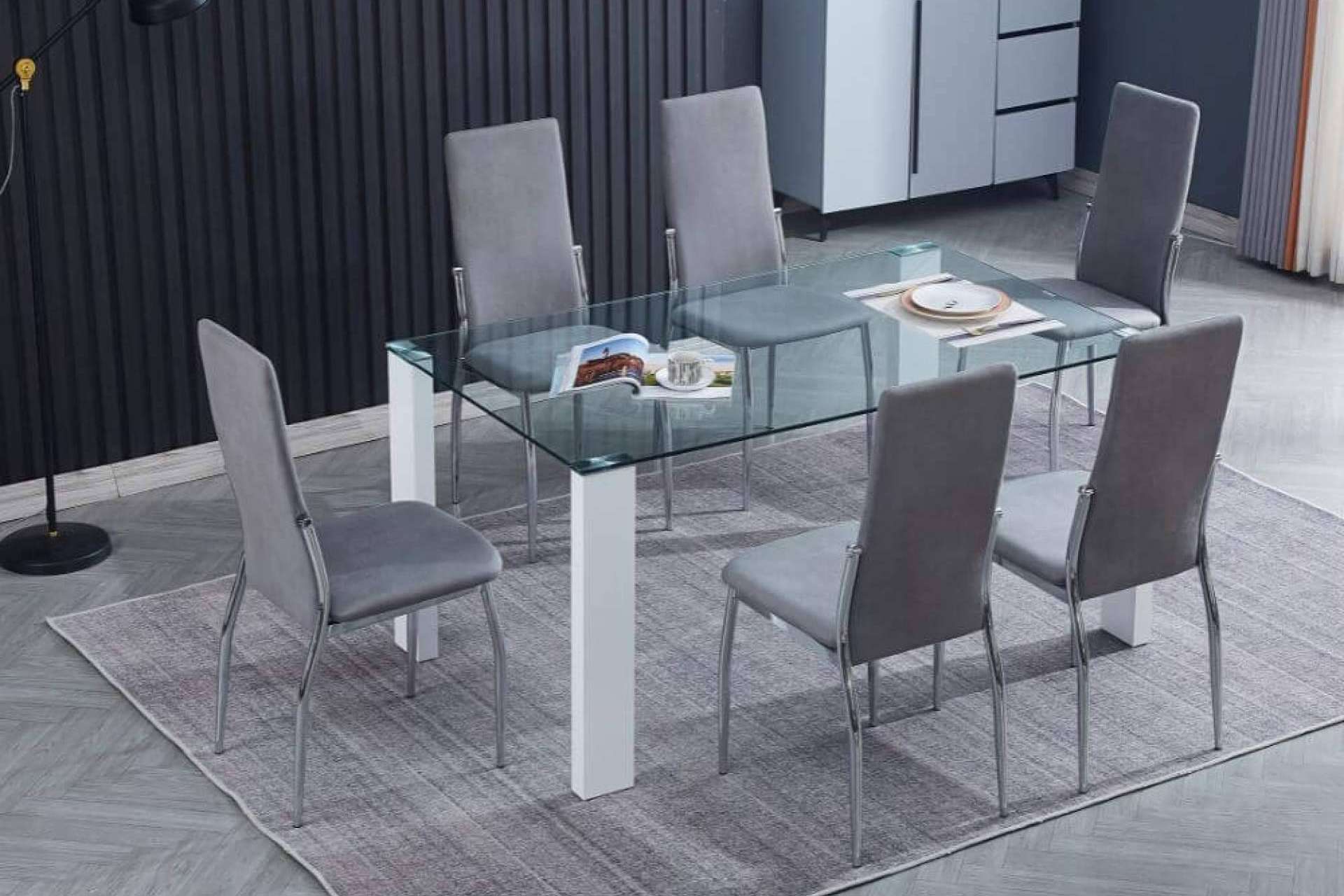 Relax Outlet Valencia pone a disposición un pack de mesas y sillas de comedor
