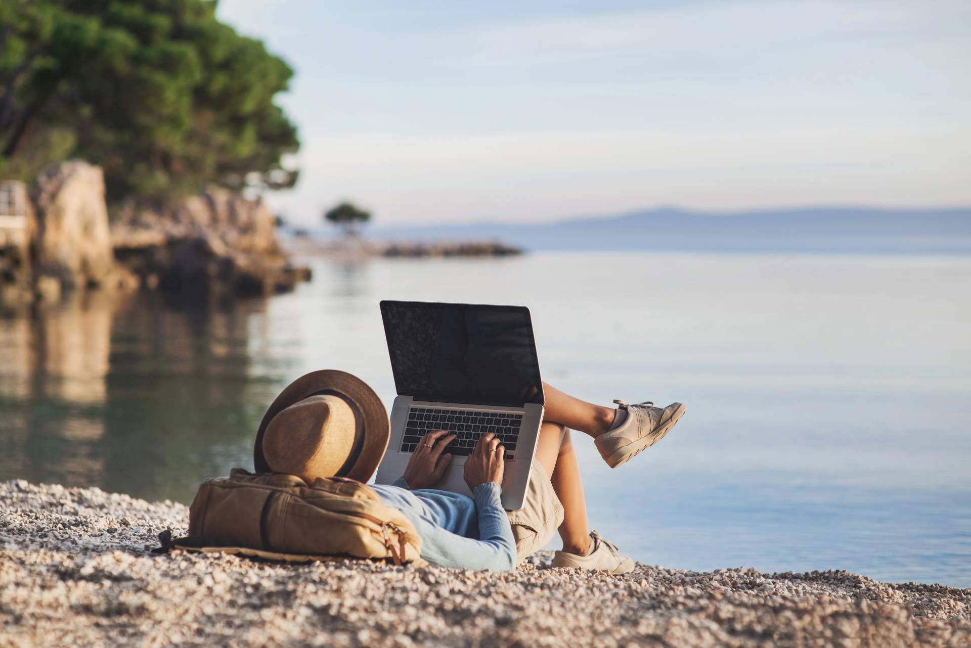 Para trabajadores y desempleados, cursos de verano gratuitos