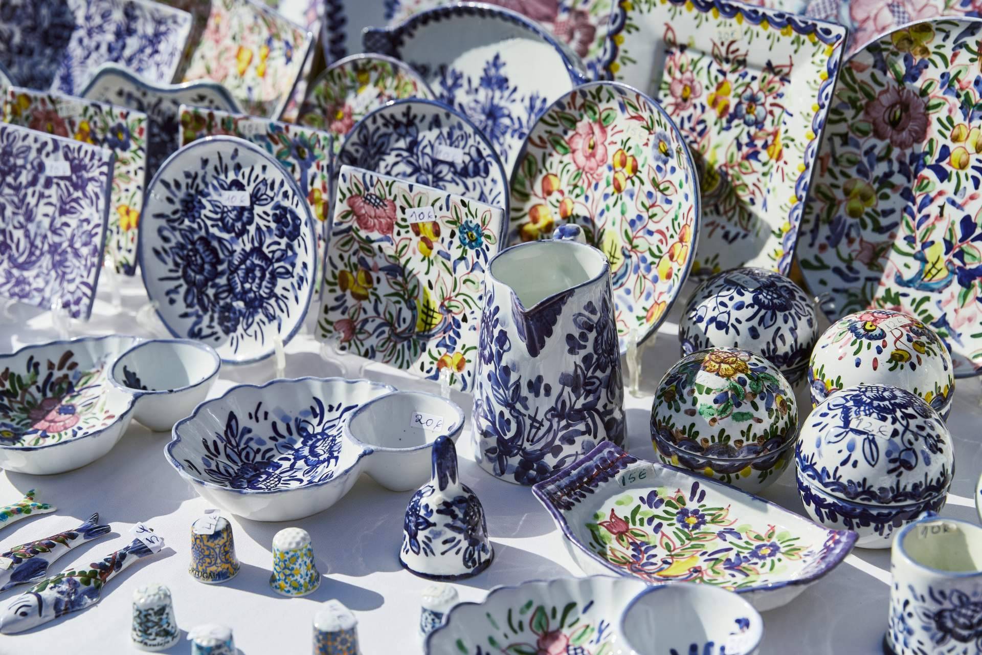 La belleza de los souvenirs de cerámica artesanal
