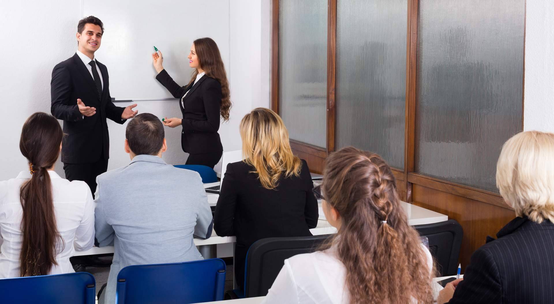 Formarse en gestión empresarial de la mano del MBA de Constanza Business & Protocol School