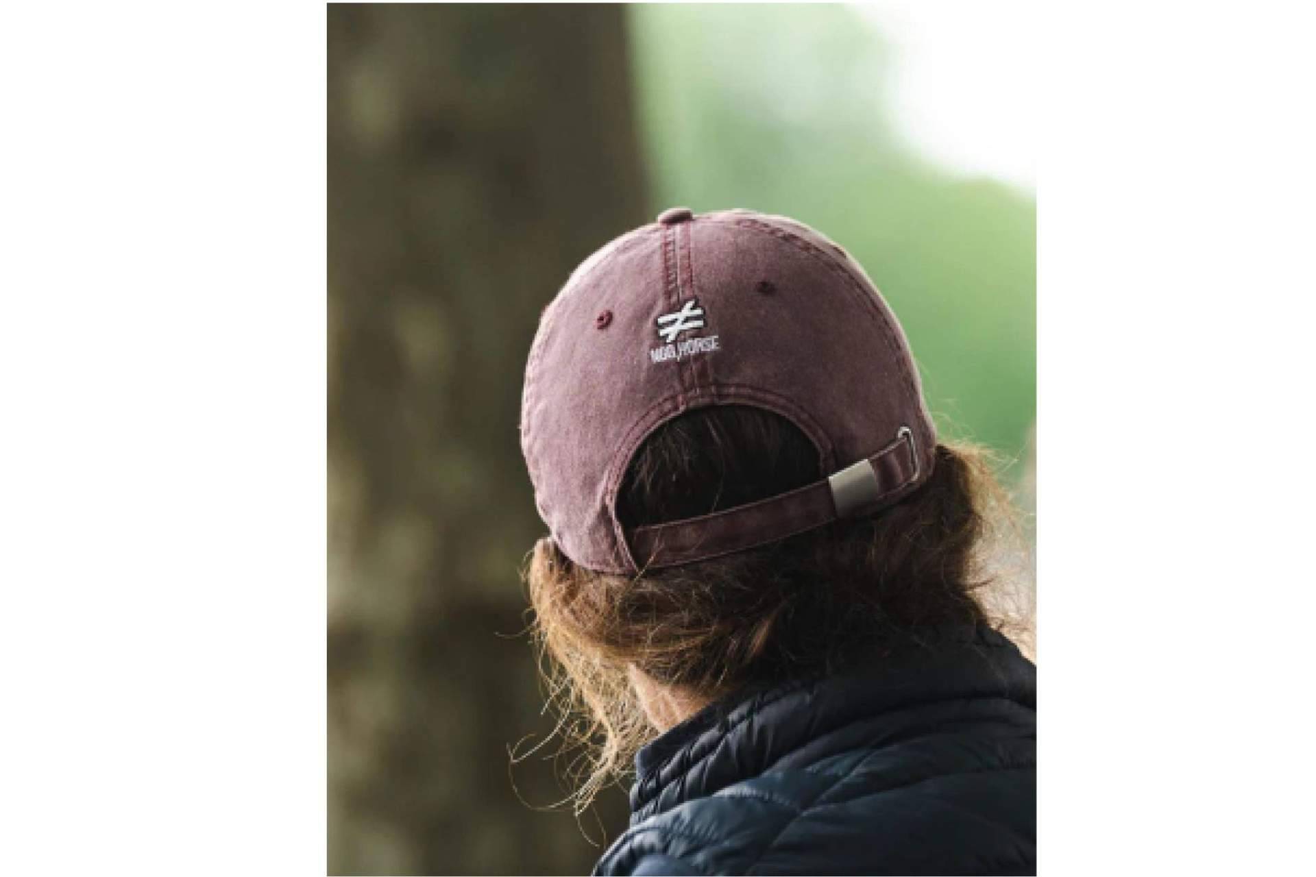 Distintos modelos de gorras de golf en el catálogo de NGB Sports