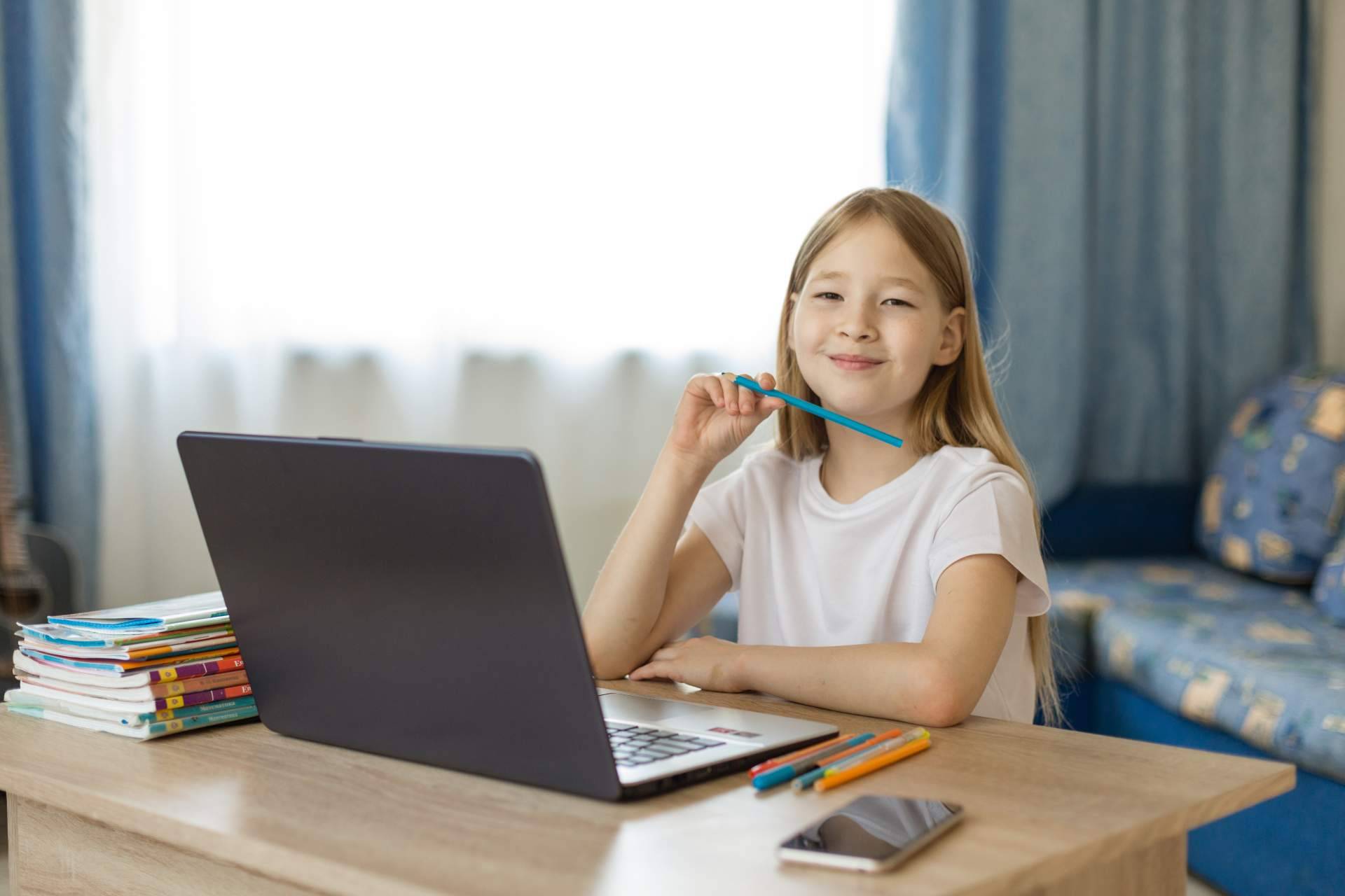 La importancia de una buena educación en casa recalcada por el Sistema Educativo LAM