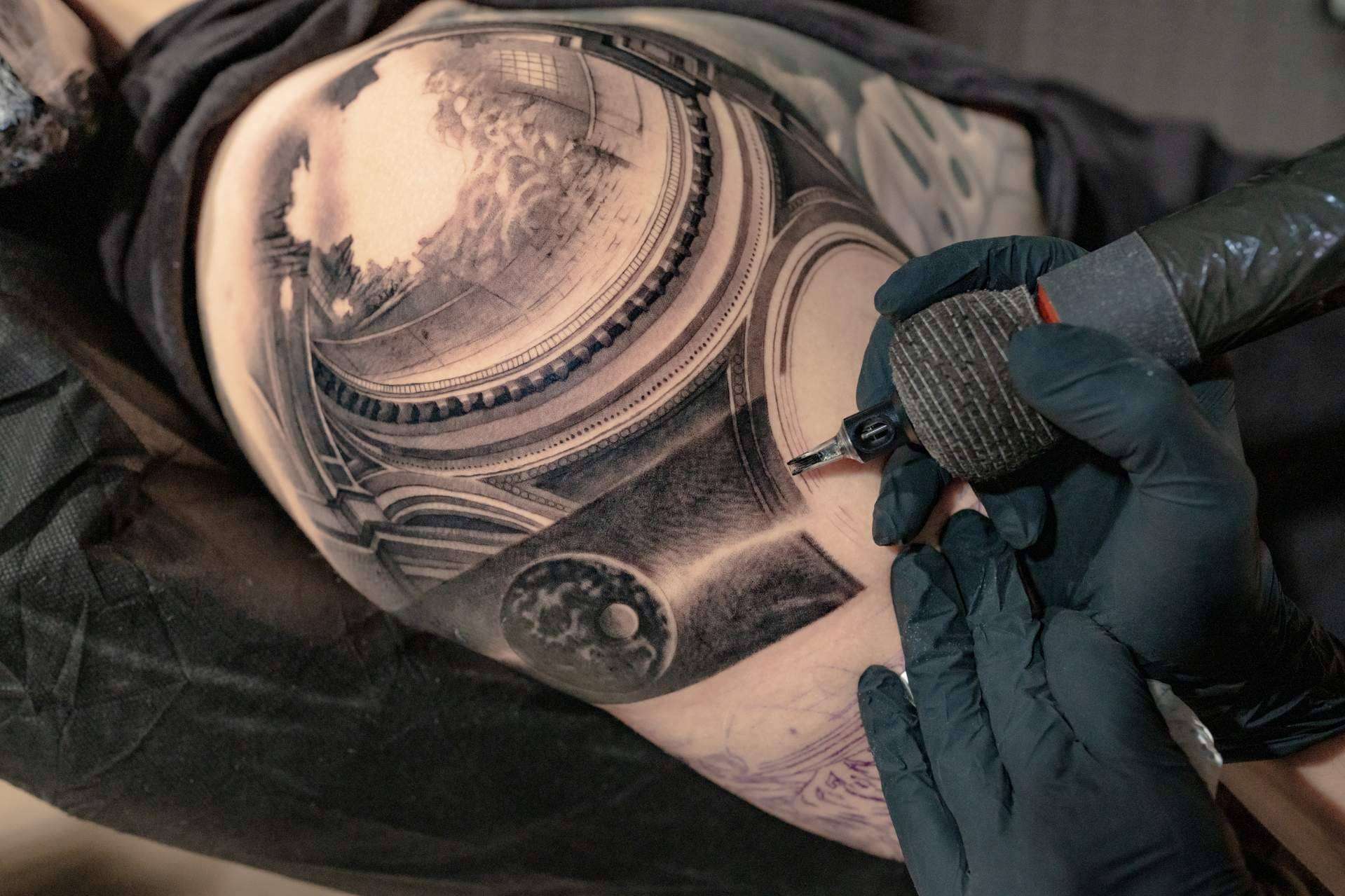 Realismo tatuajes brazo entero hombre sin dañar la piel, por Habbility