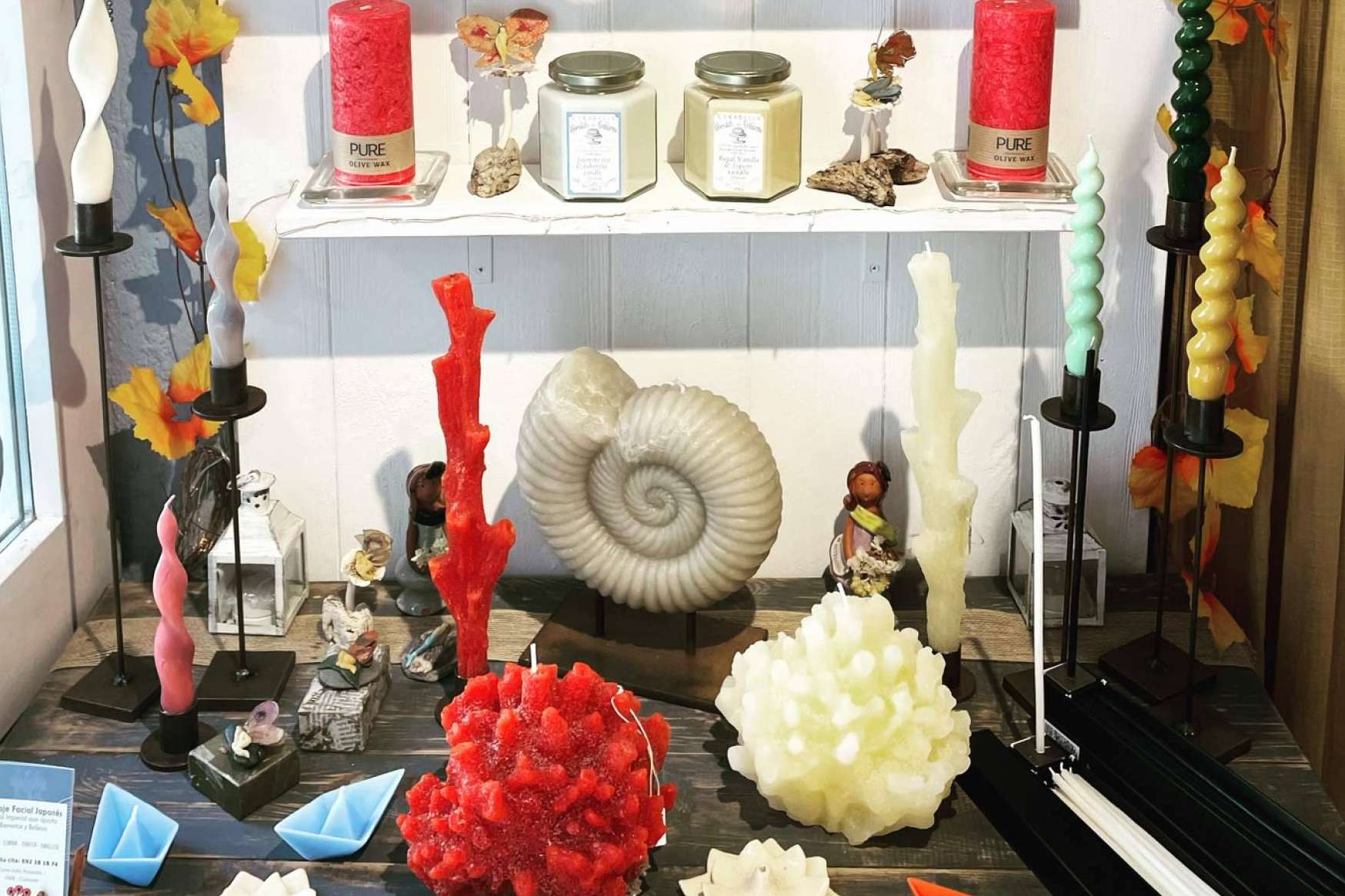 Linckia Cadaqués dispone de velas decorativas y aromáticas para favorecer la relajación