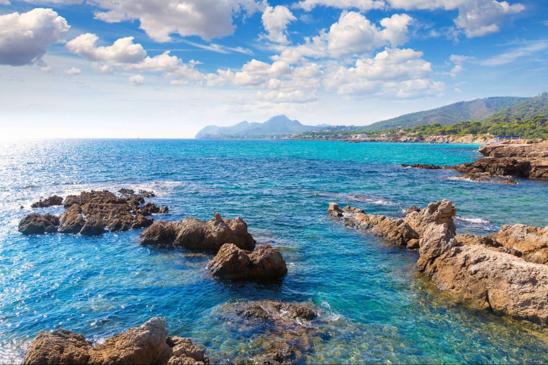 Cala Ratjada; la joya escondida para parejas enamoradas en Mallorca