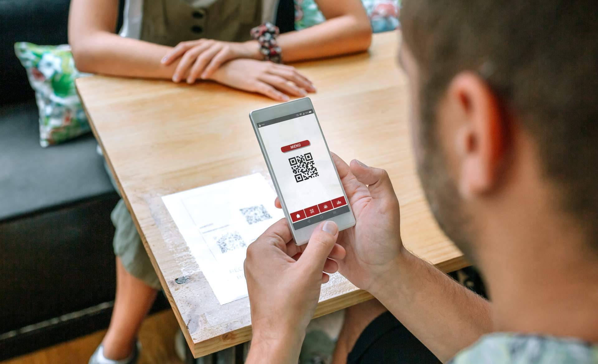 La alternativa de MenuMaker para los negocios gastronómicos que llegó para quedarse, los menús digitales con código QR