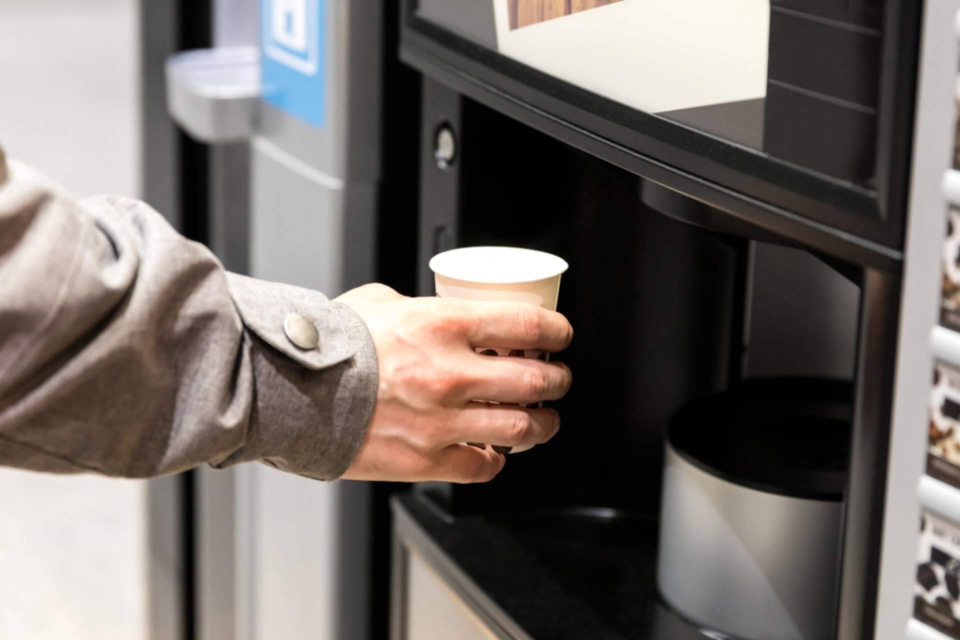 C&B Señor ofrece servicio de máquinas expendedoras de café