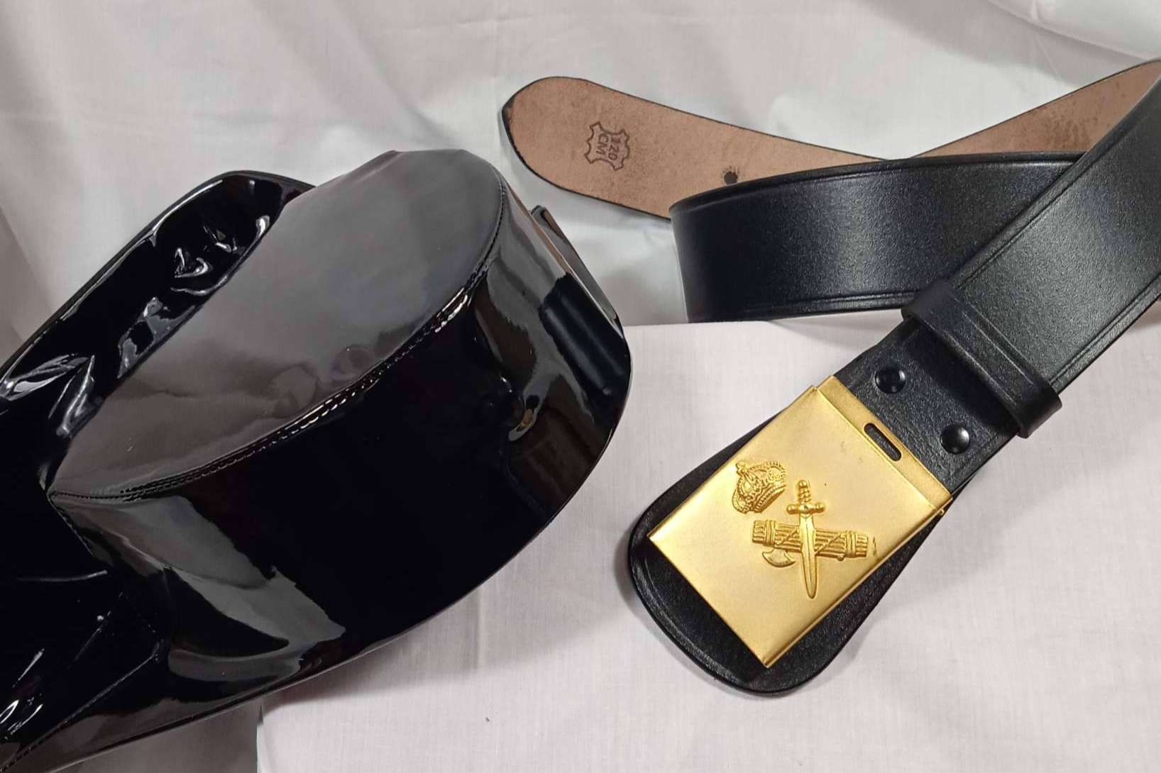 Distarmatex incluye en su catálogo uniformes y accesorios