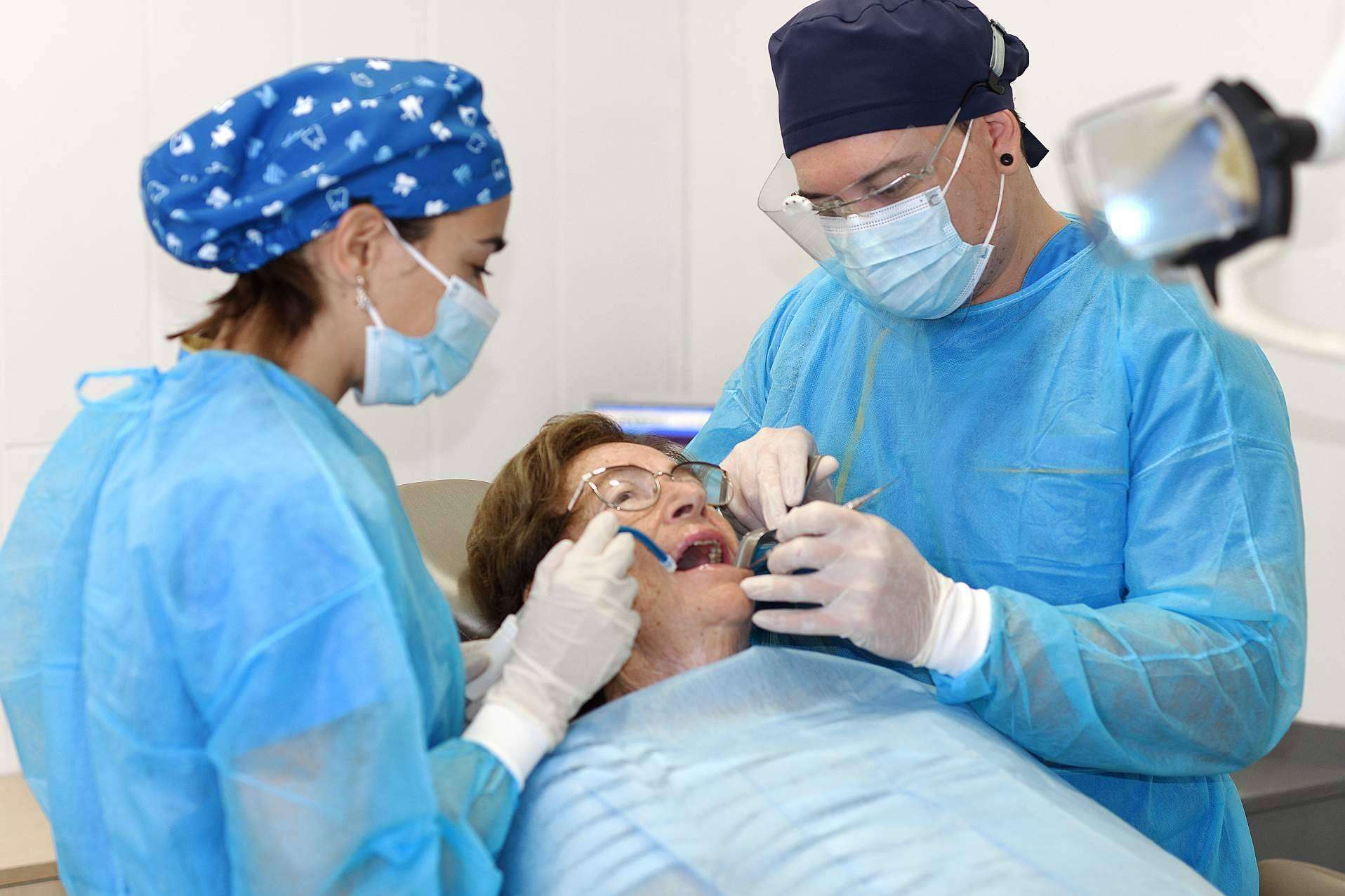 La amplia oferta de servicios odontológicos que pone a disposición la Clínica Dental Arai