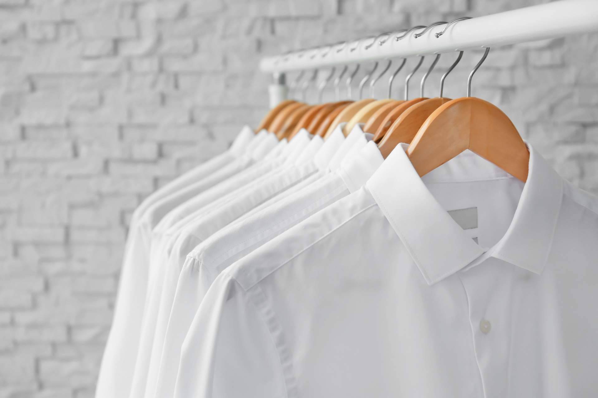 Tintorería Belina ofrece servicio de limpieza de trajes Belstaff y Barbour y otras muchas prendas en Madrid