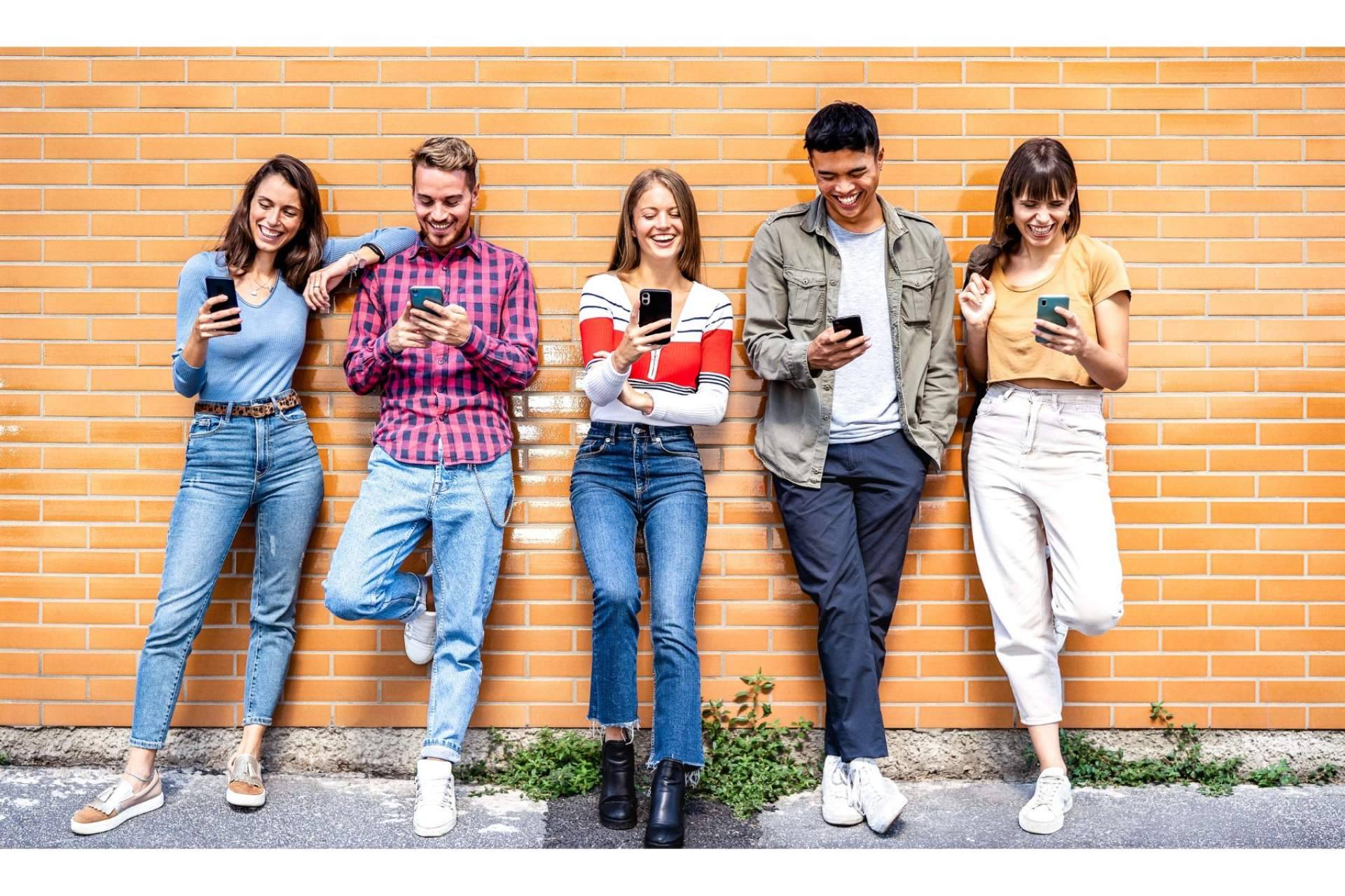 Adaptarse a las tendencias actuales con los servicios de marketing de influencers y kit digital de Ingenium Marketing