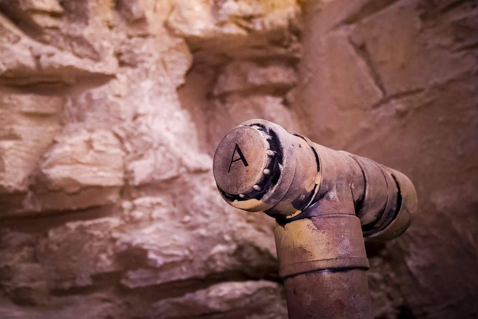 Escape room con ambientación inmersiva en Madrid, con la empresa Influx Escape Games