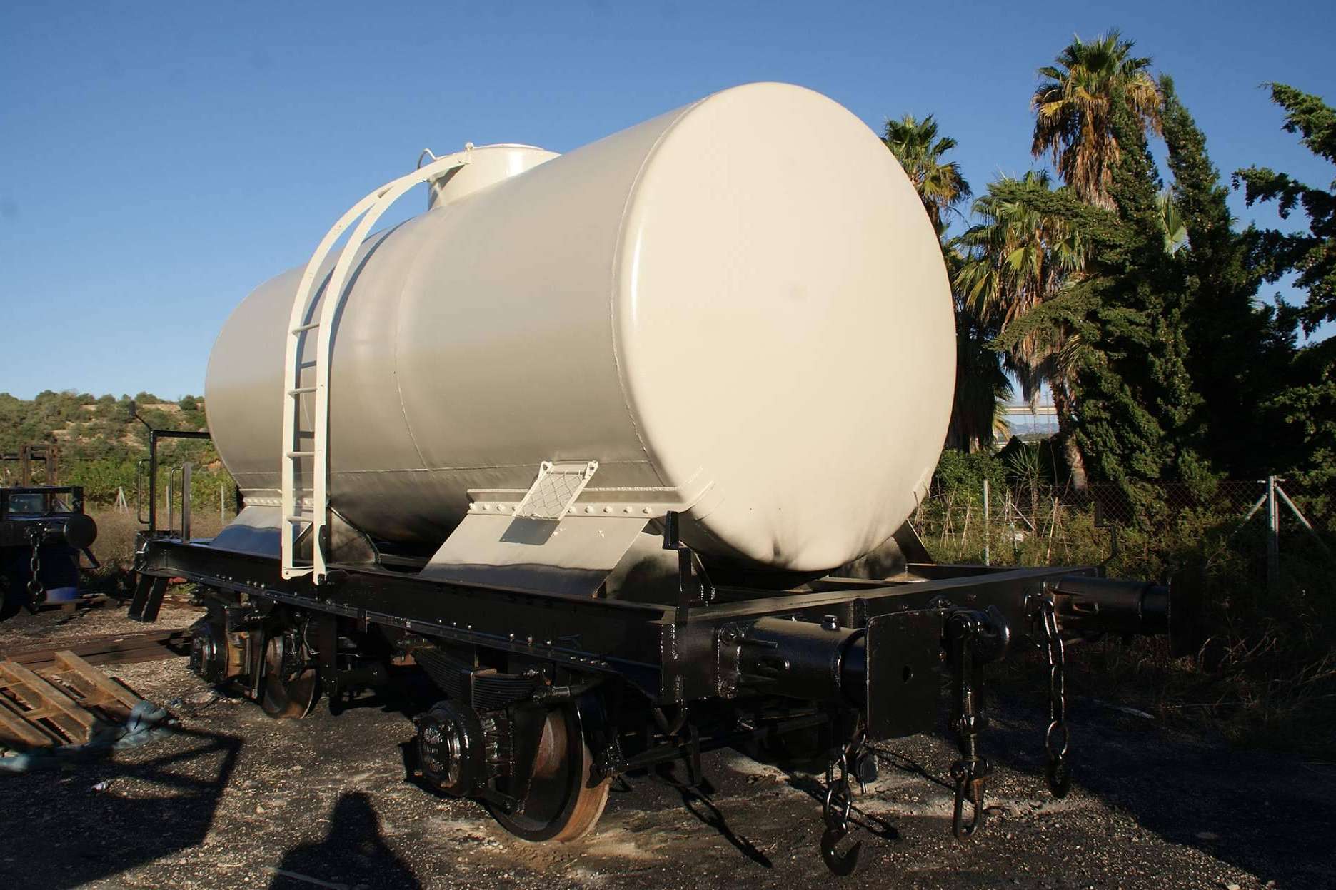 La Fundación del Patrimonio Ferroviario ha iniciado la restauración del vagón de RENFE PR-14.660