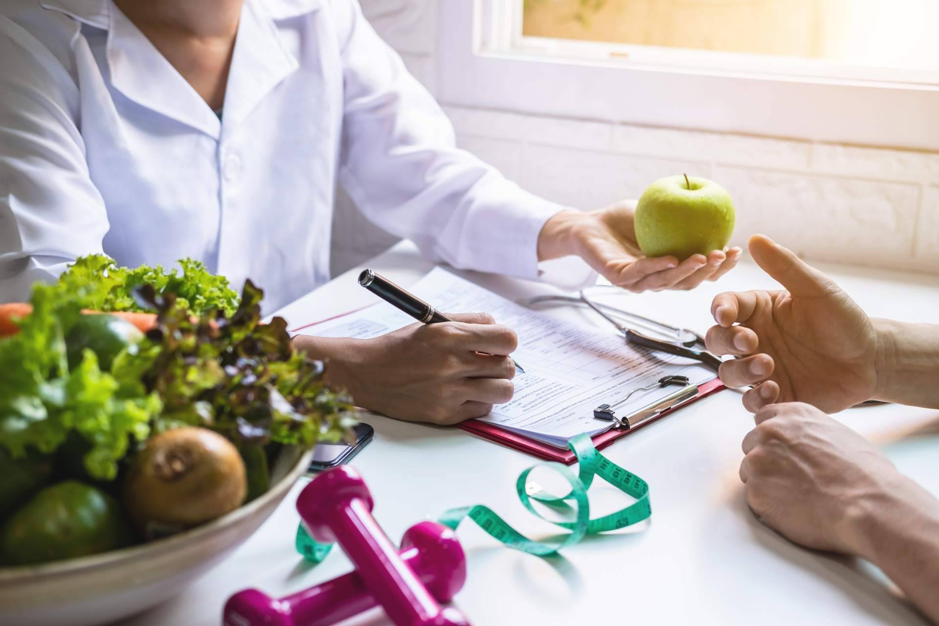 ¿Cuándo hay que ir a un nutricionista en Salamanca?, Cambia Comiendo lo explica