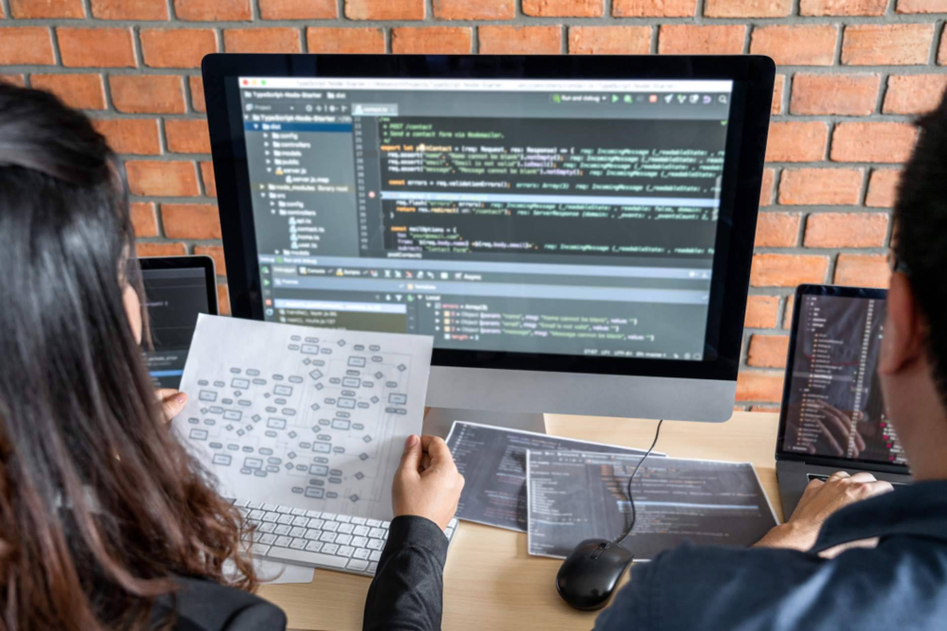 KCram Solutions se encarga del desarrollo de aplicaciones de escritorio y web