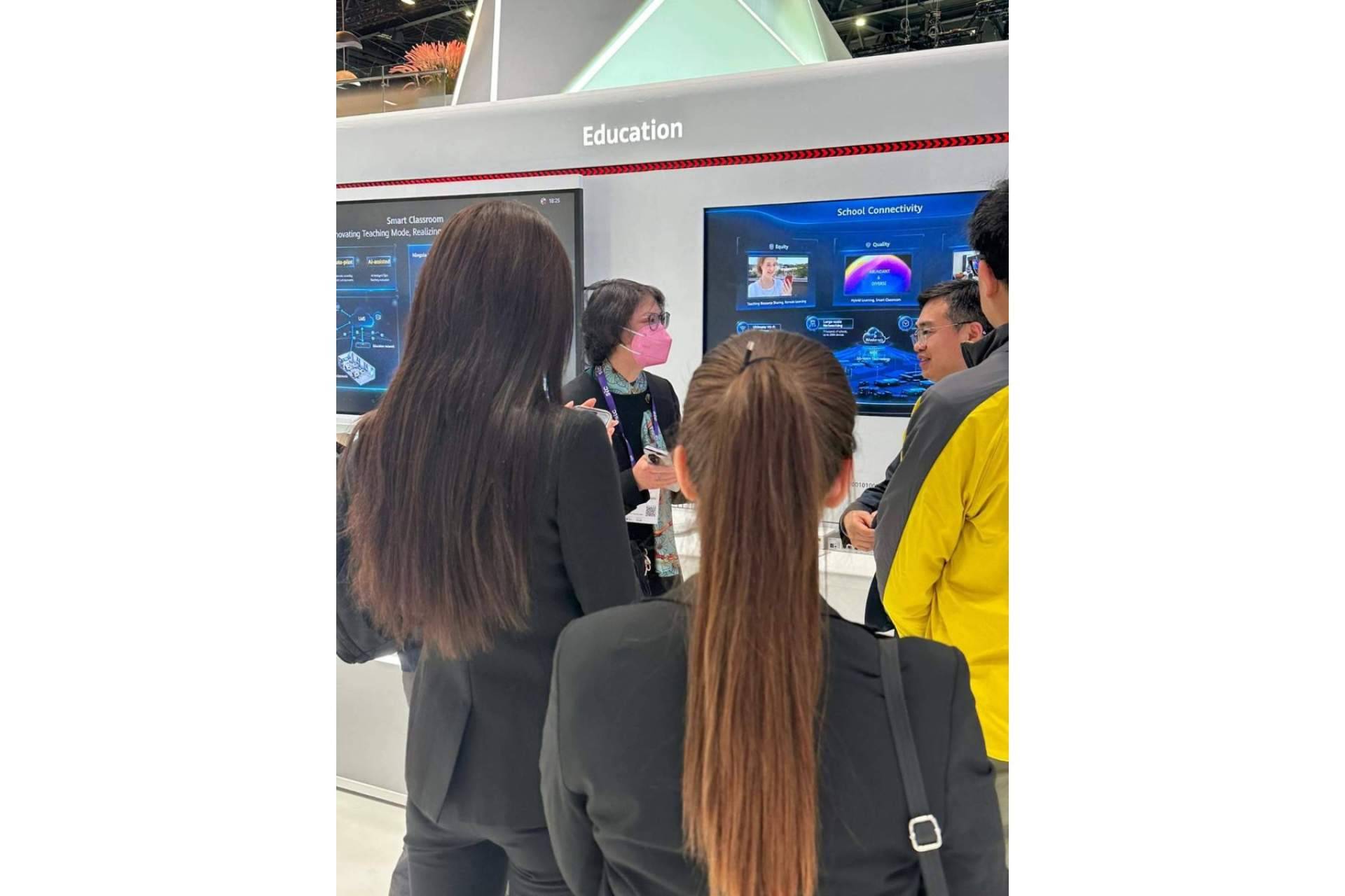 Instituto Español Funerario explora las últimas tecnologías del Mobile World Congress 2024