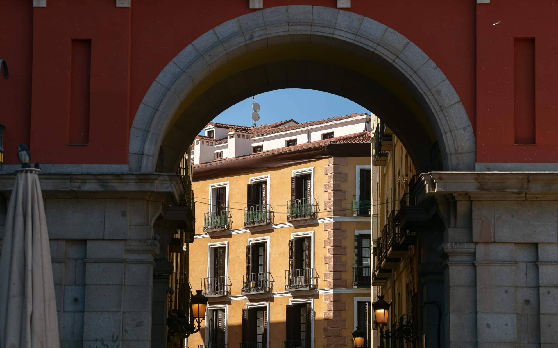 ¿Qué servicios de intermediación inmobiliaria ofrece MTB Gestión Inmobiliaria?