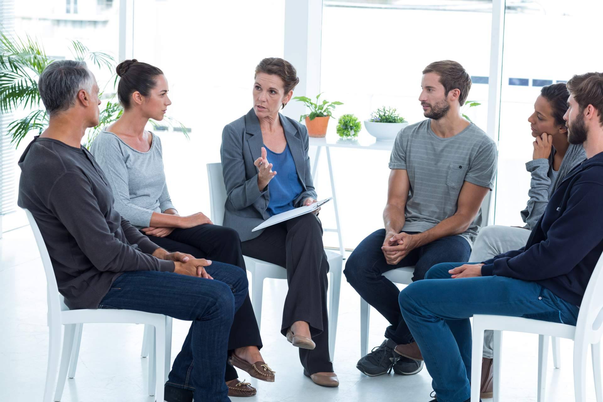 Cursos online para especializarse en trabajo social, con Formación Carpe Diem