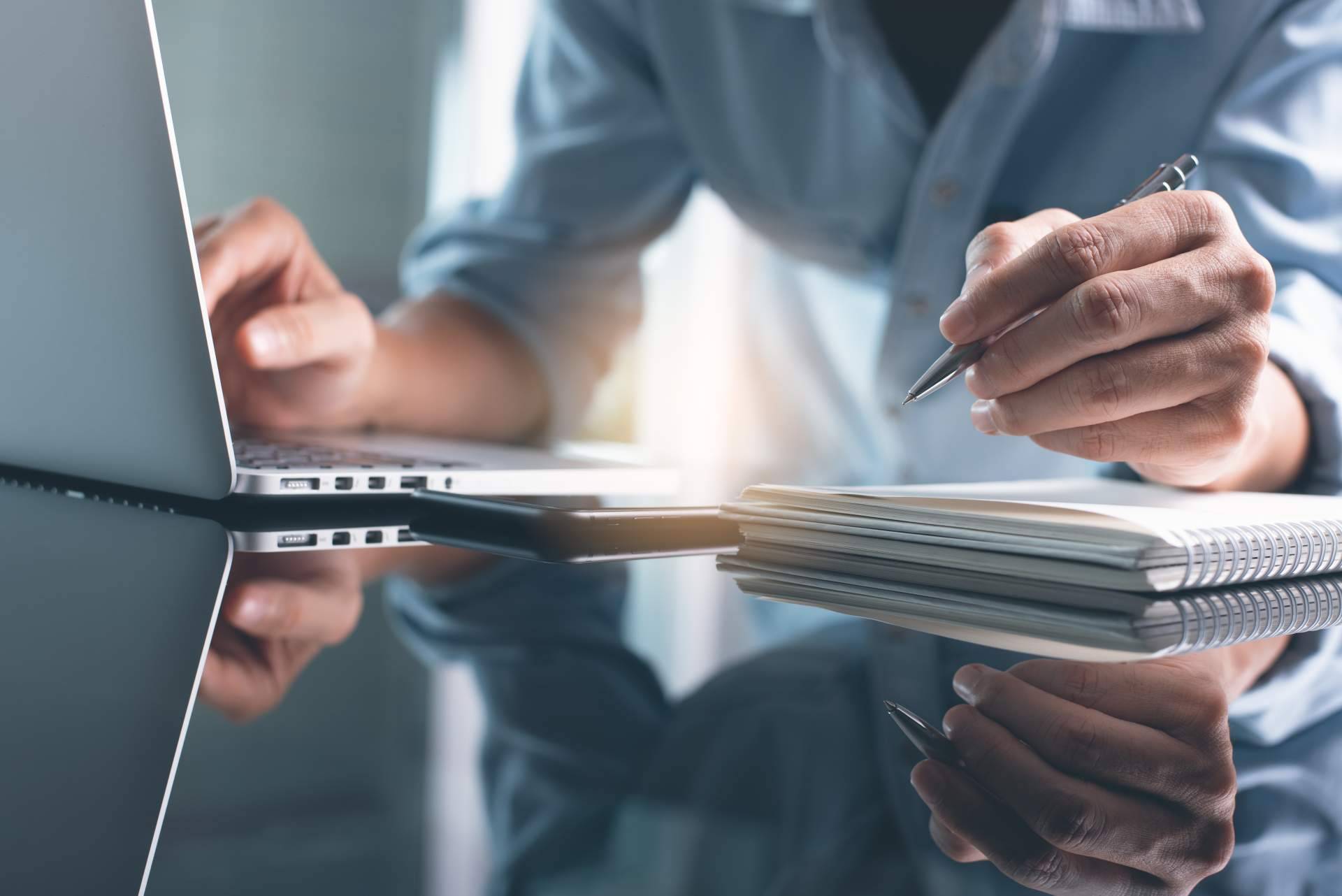 ENEB destaca entre las escuelas online líderes en empleabilidad en España