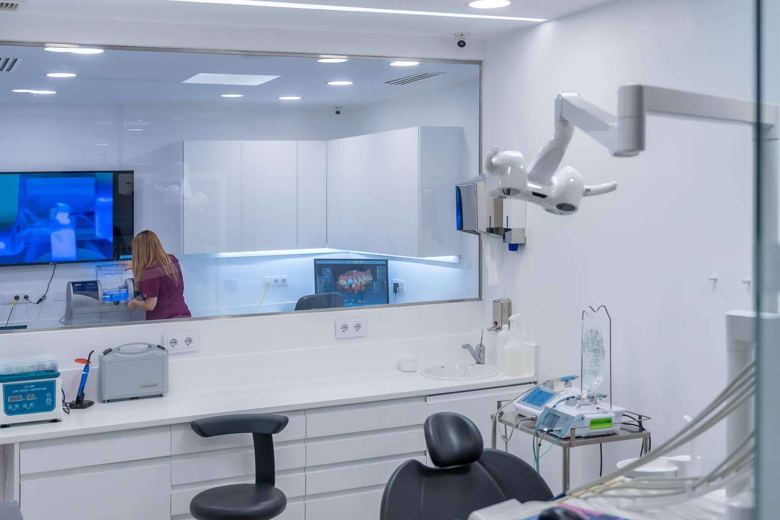 Tecnología y personalización para casos odontológicos de alta complejidad en Clínica Dental Castilla Bersabé