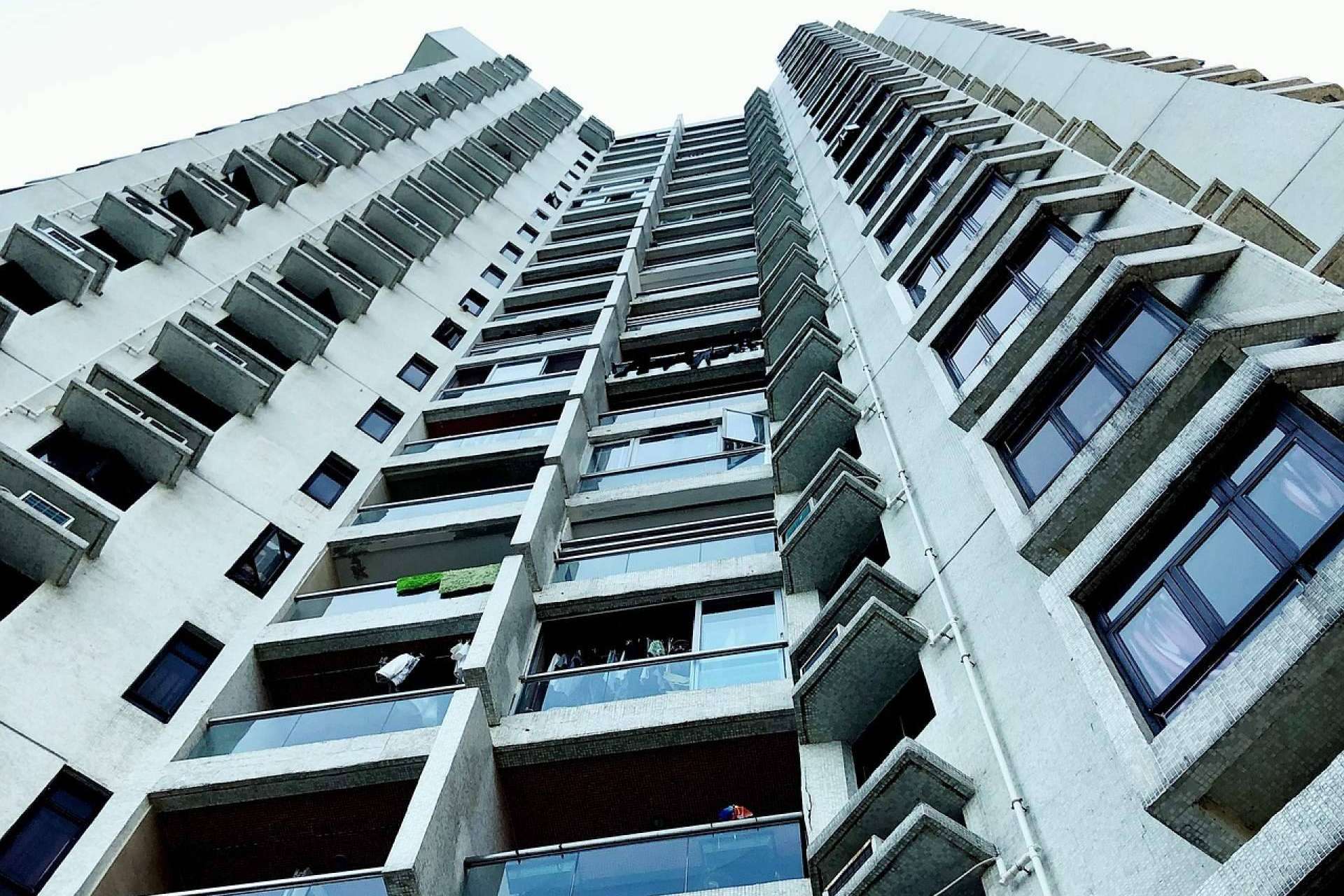 INMOILUSIONA es la inmobiliaria valenciana que lleva la ilusión al sector de la compraventa de pisos, casas y locales