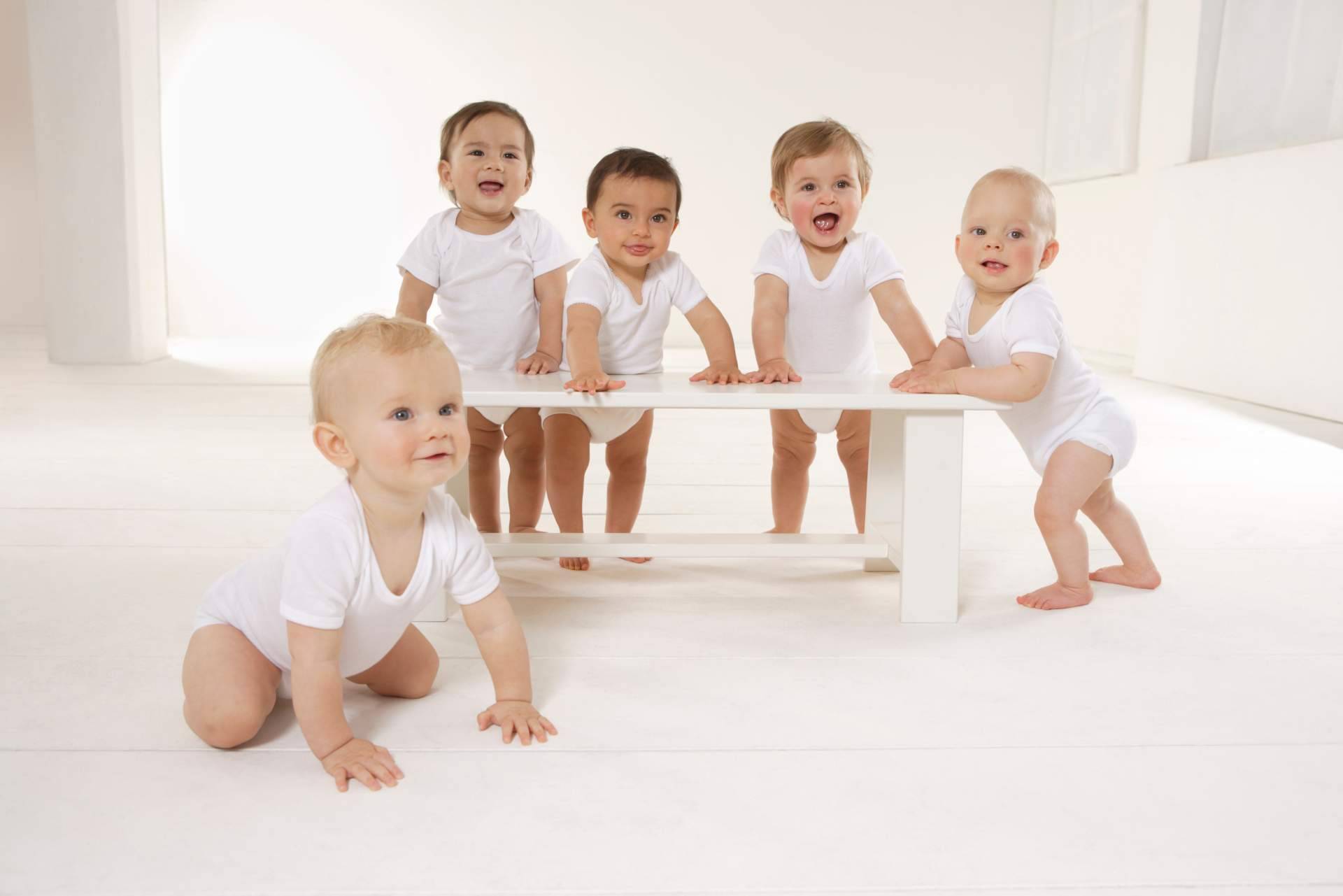 De canastillas a juguetes, un universo de regalos para bebés en FarmaSky