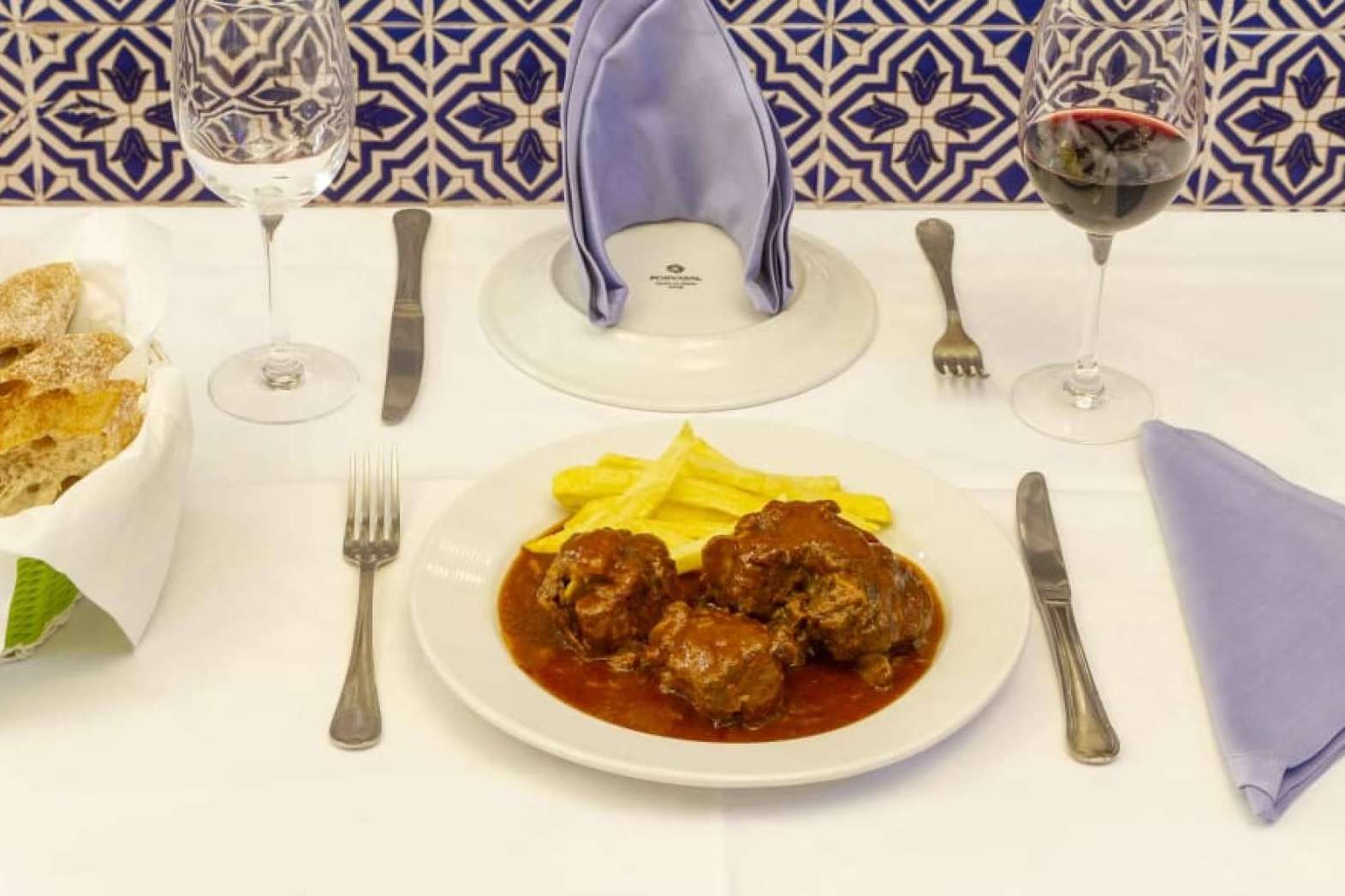 Uno de los mejores rabos de toro de la ciudad en el restaurante madrileño Casa Ricardo