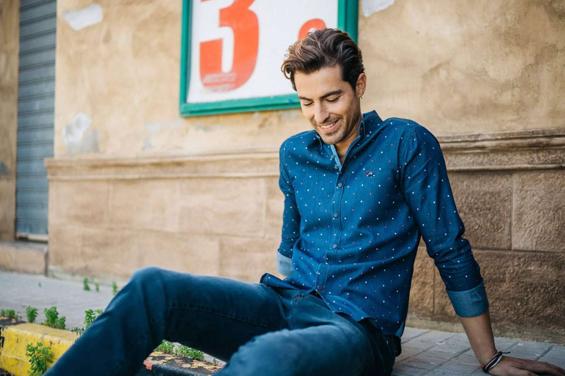 El estilo masculino más vanguardista con las camisas estampadas de Surfcar