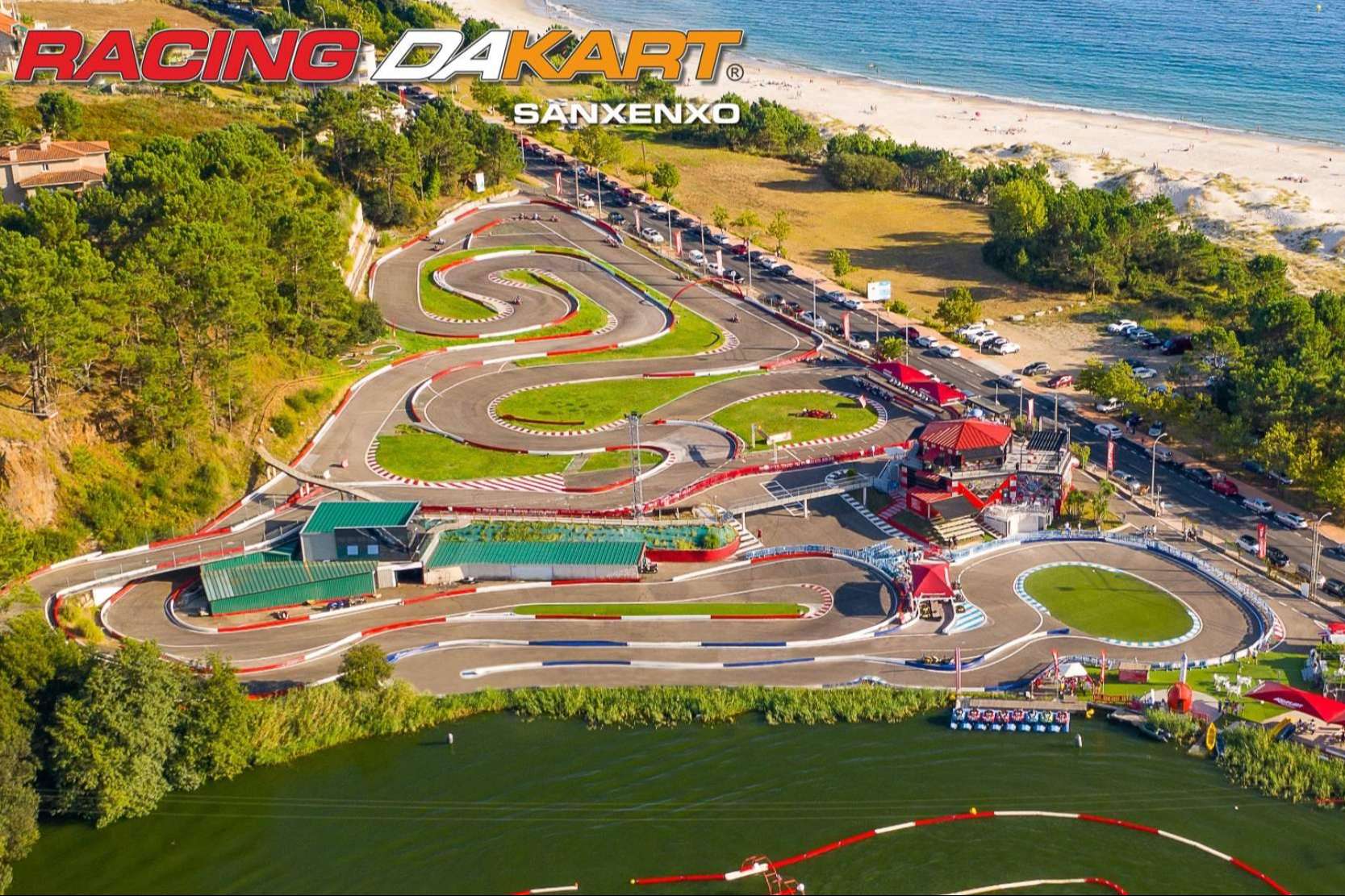 Racing Dakart ofrece a sus visitantes la emoción de ser un piloto de carreras mediante sus pistas de karting