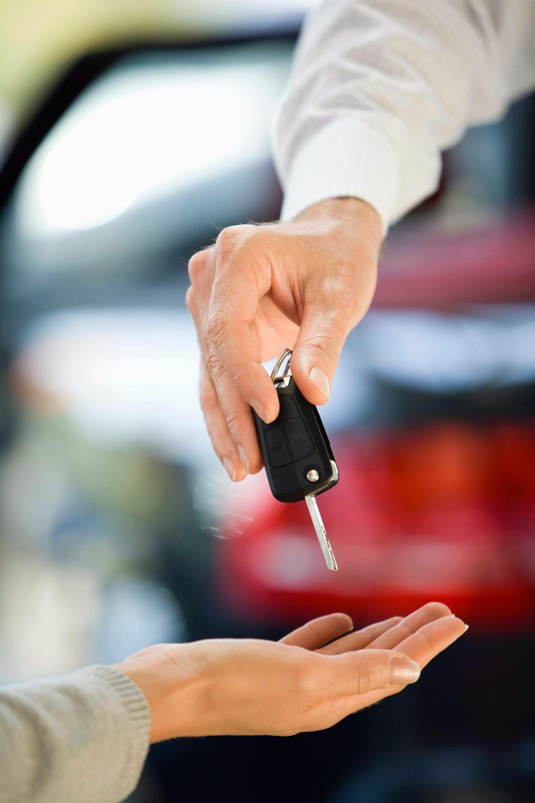 EGINER ofrece servicio de reparación de mandos de coche y llaves con mando a distancia