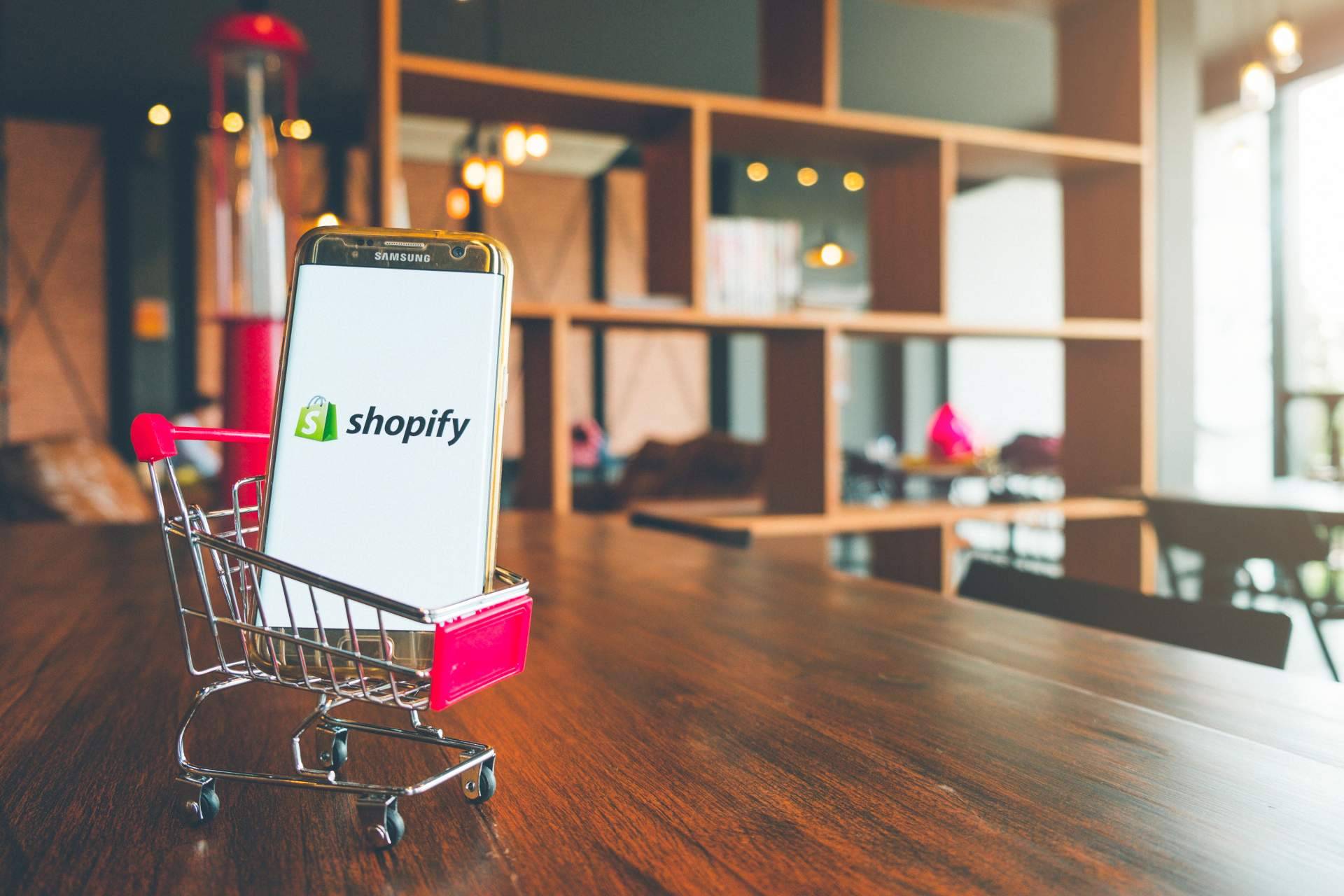 Dimoteca y sus especialistas en creación de tiendas Shopify