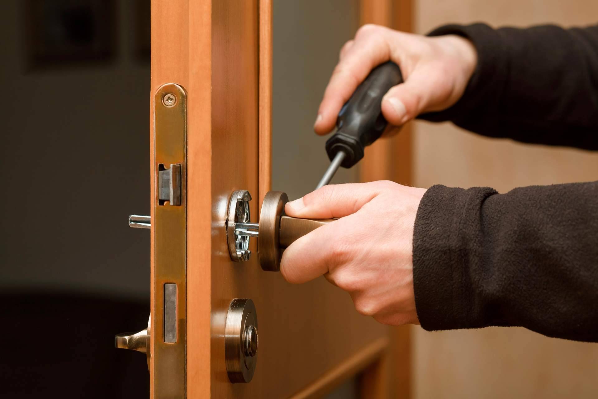 Cerrajeros Madrid y Alicante con experiencia en apertura de puertas y sistemas de seguridad