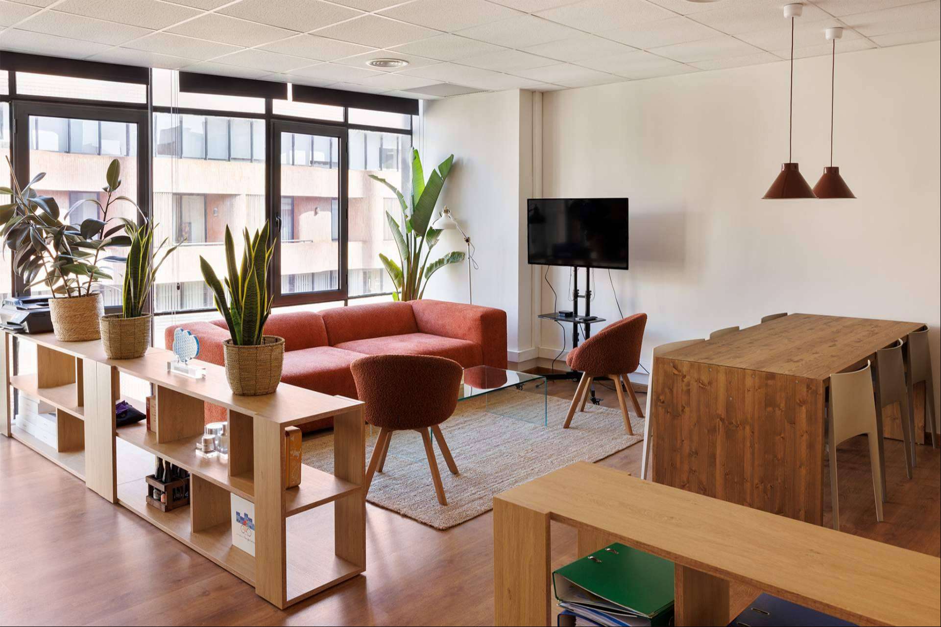 ¿Qué ofrecen las oficinas de Sitandplug?