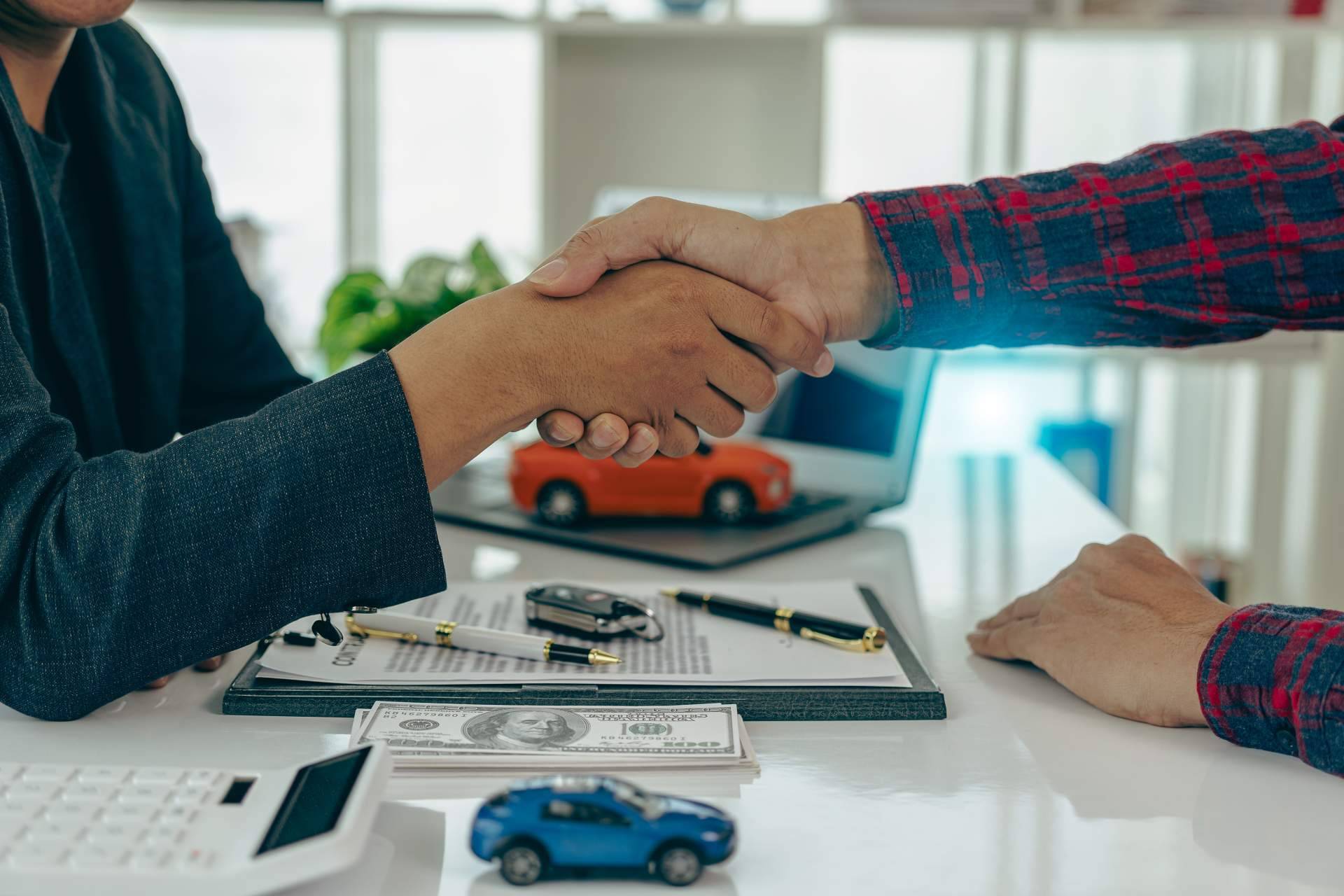 Vender un coche embargado es posible gracias a la asistencia integral de Compramos tu Siniestro