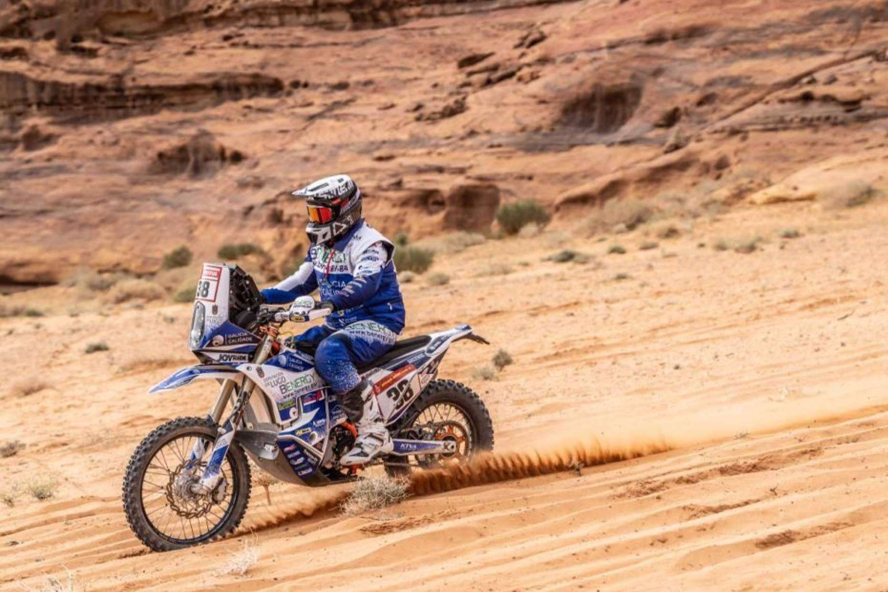 Innovación y diseño en adhesivos de moto personalizados para el DAKAR con ADHESIVOSEMBARRADOS