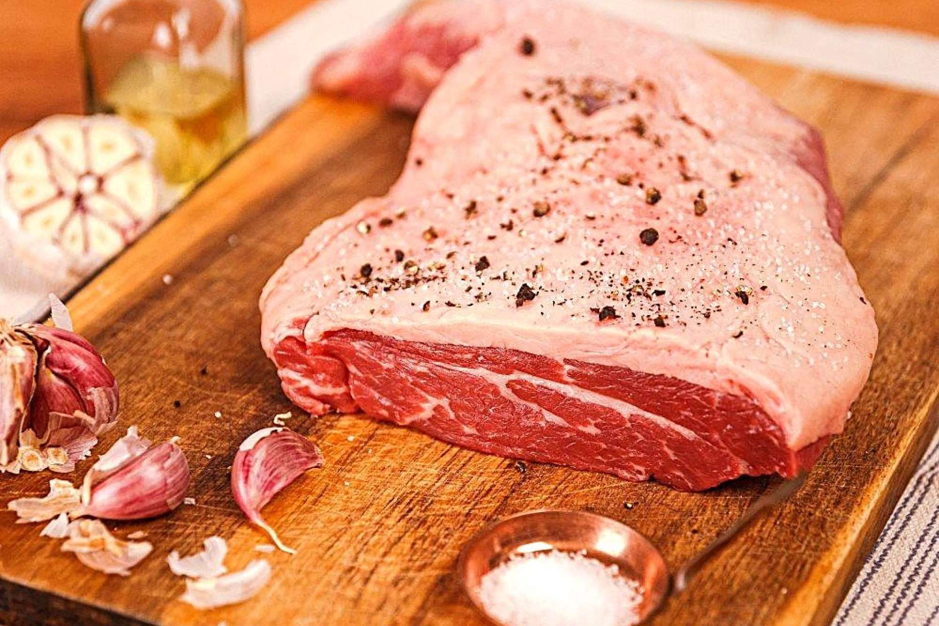 Los imprescindibles para una mesa navideña argentina; carnes, dulces y bebidas tradicionales