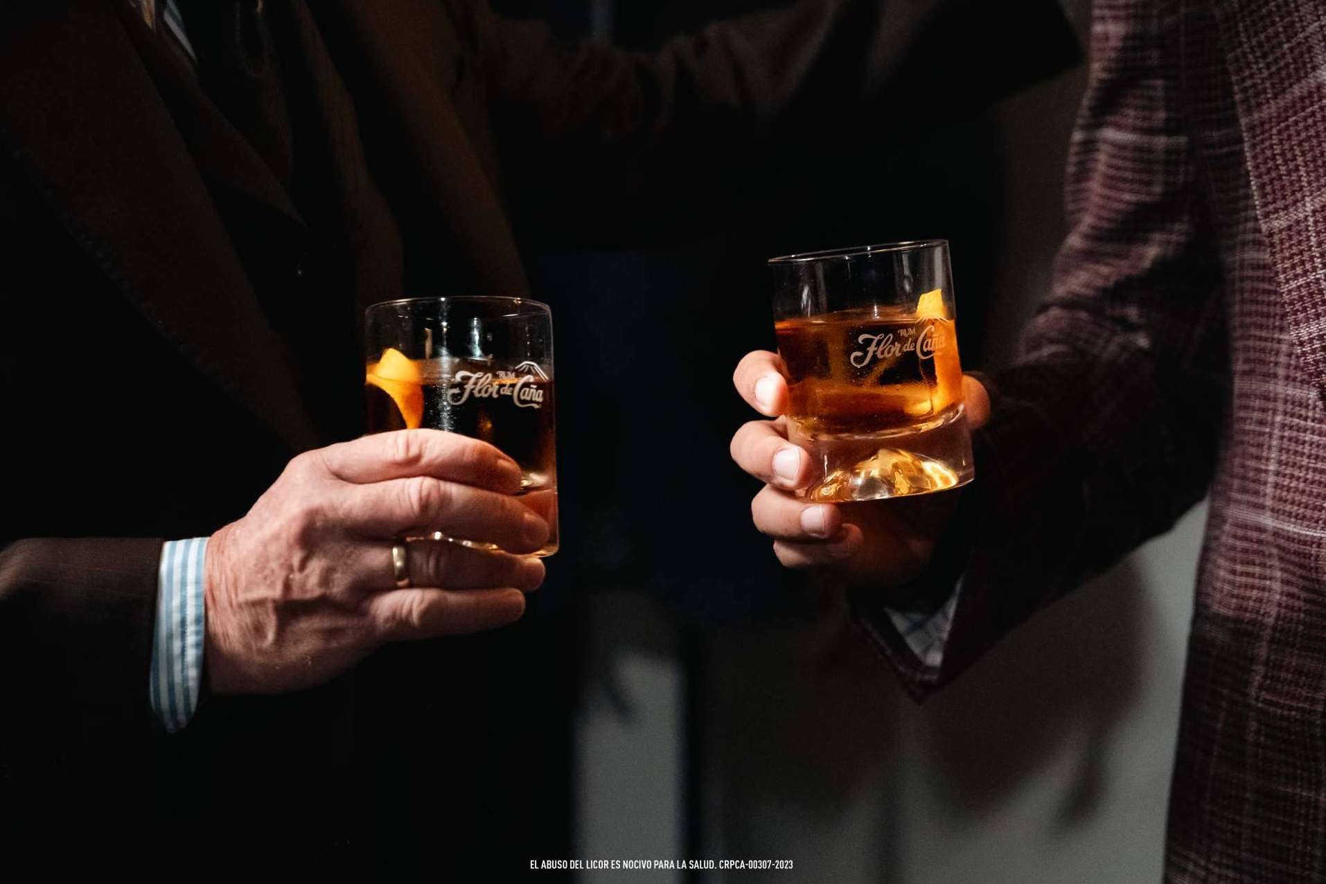 Brindar con papá; El mejor regalo del Día del Padre con 2x1 en la Flor de Caña Experiencia